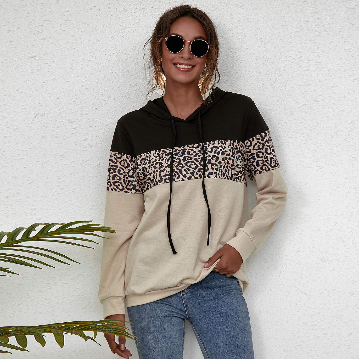 

Leopard Spliced Long-sleeve Drawstring Hoodie