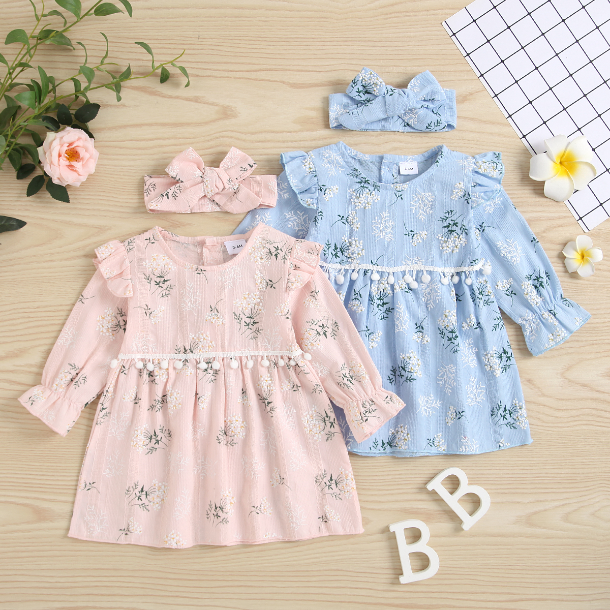 

2pcs Floral Allover Ruffle and Pompon Tassel Decor Long-sleeve Baby Set