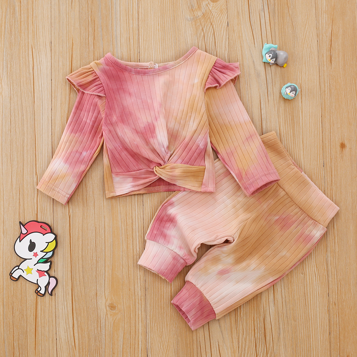 

2pcs Baby Pink Tie Dye Cotton Ruffle Long-sleeve Twist Knot Top and Trousers Set