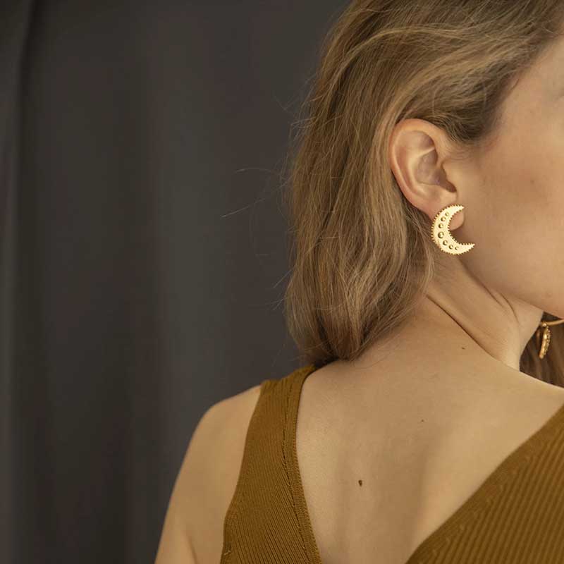 

Moon shape Metal Earrings Gold Color Simple Fashion Jewelry Gifts