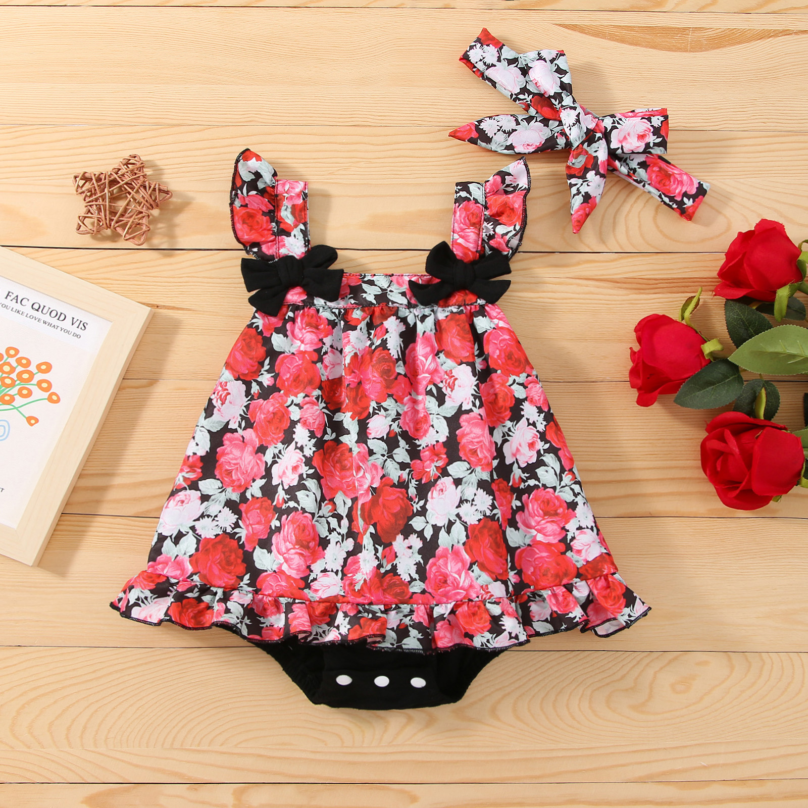 

2pcs Baby Girl All Over Red Floral Print Flutter-sleeve Bowknot Ruffle Romper with Headband Set