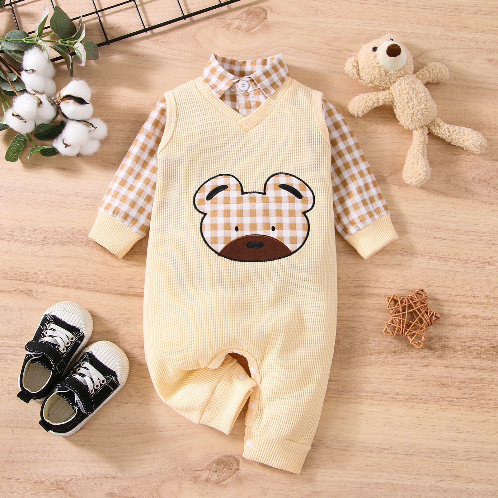 

2pcs Baby Boy/Girl Plaid Long-sleeve Shirt and Cartoon Bear Sleeveless Jumpsuit Set