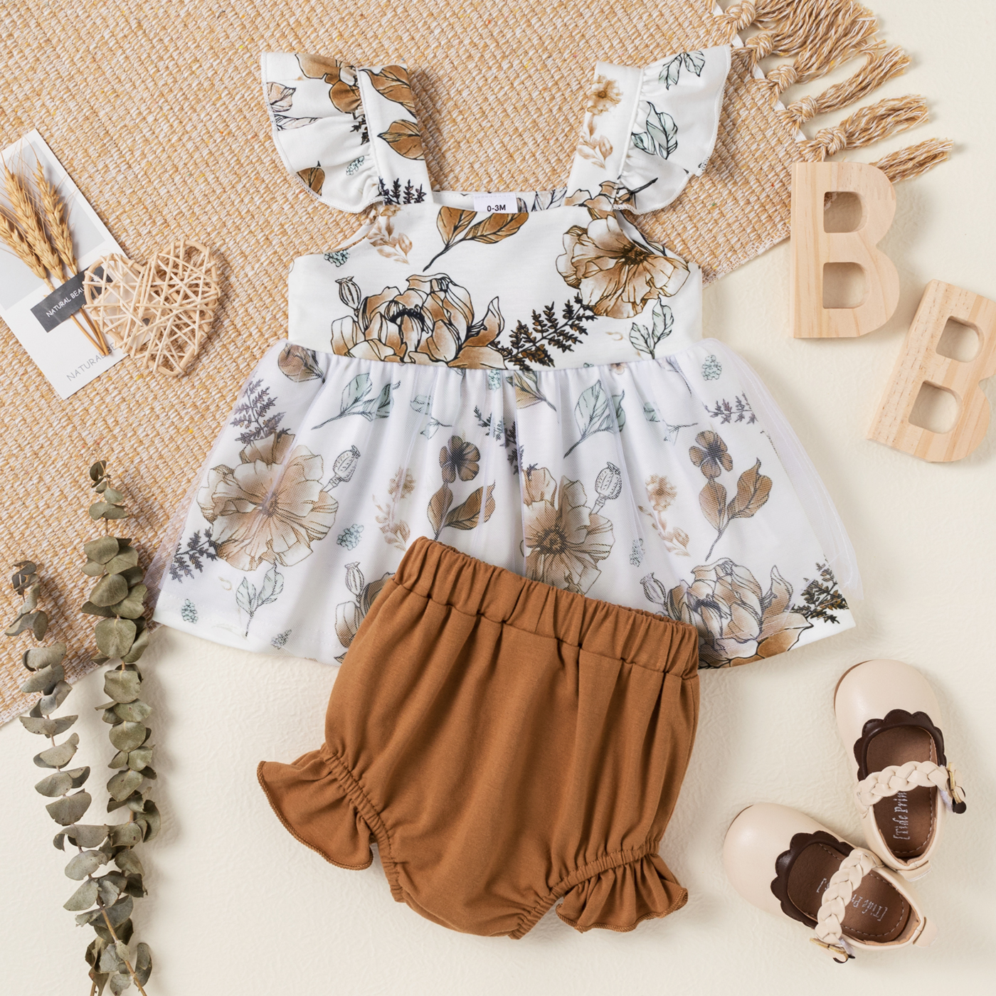 

2pcs Baby Girl Floral Print Flutter-sleeve Mesh Top and Solid Ruffle Shorts Set