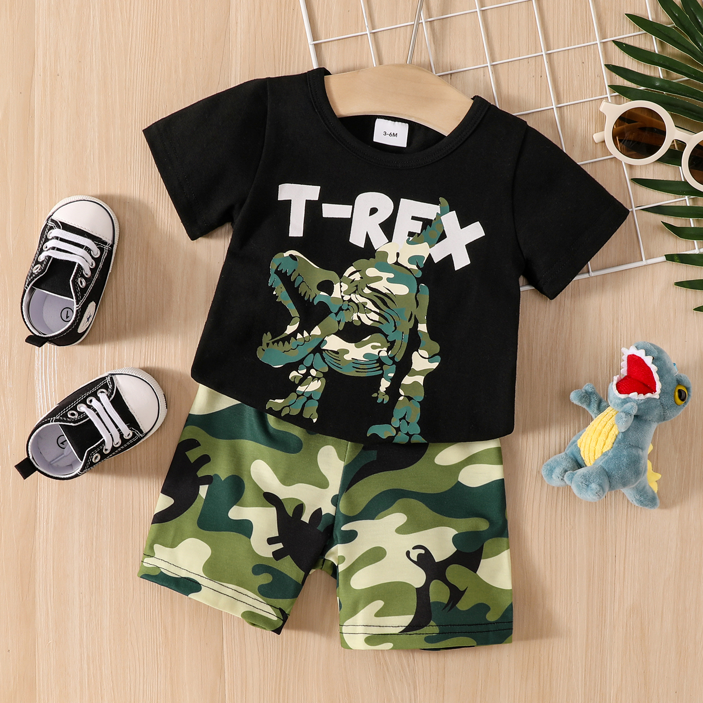 

2pcs Baby Boy Camouflage Dinosaur and Letter Print Short-sleeve T-shirt with Shorts Set