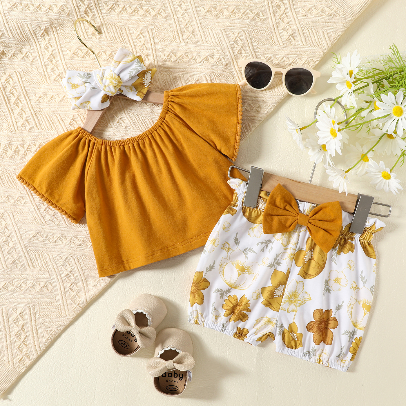 

3pcs Baby Girl 95% Cotton Short-sleeve Loose-fit Top and Floral Print Bowknot Shorts with Headband Set