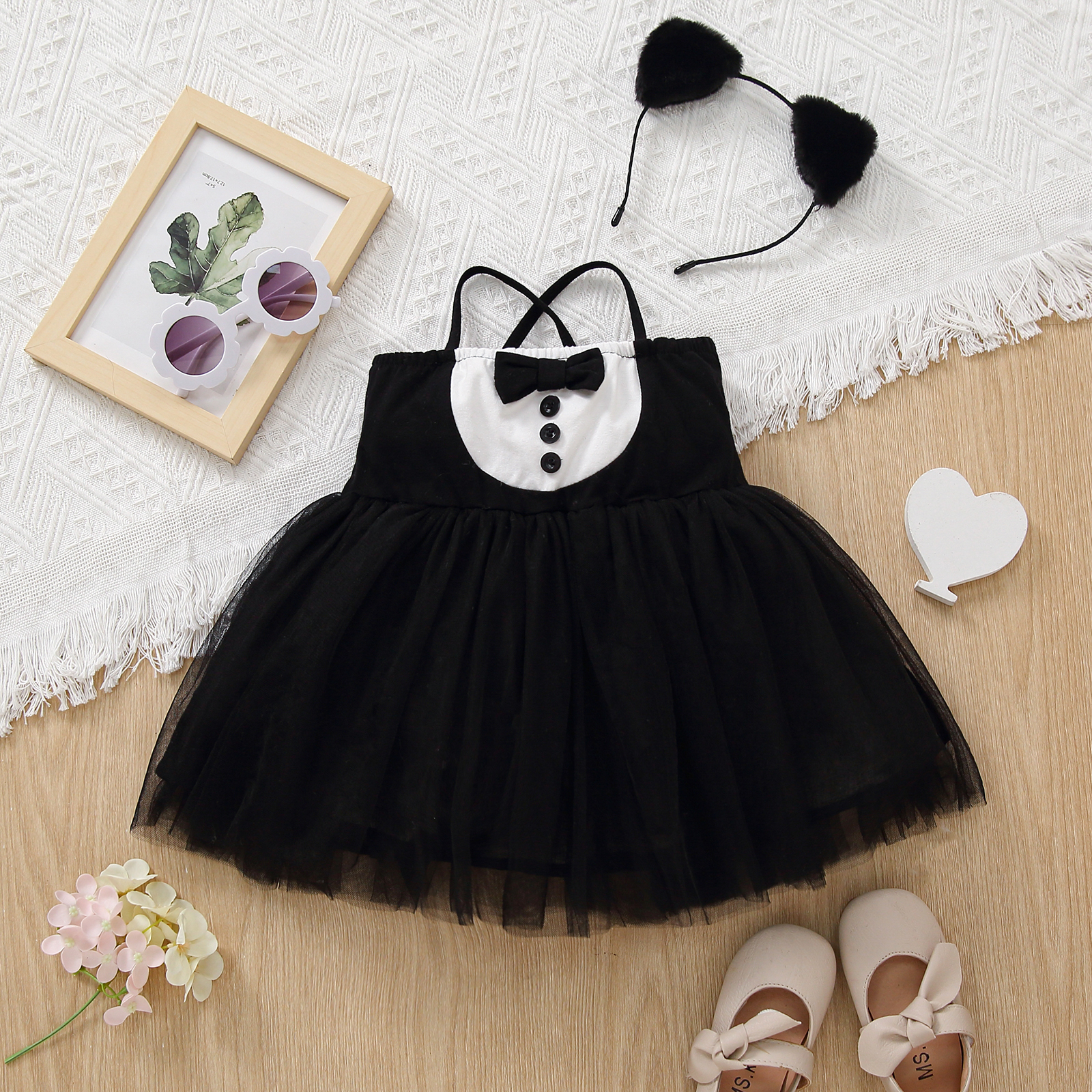 

2-piece Baby Girl Bowknot Design Mesh Strap Party Dress and Headband Set