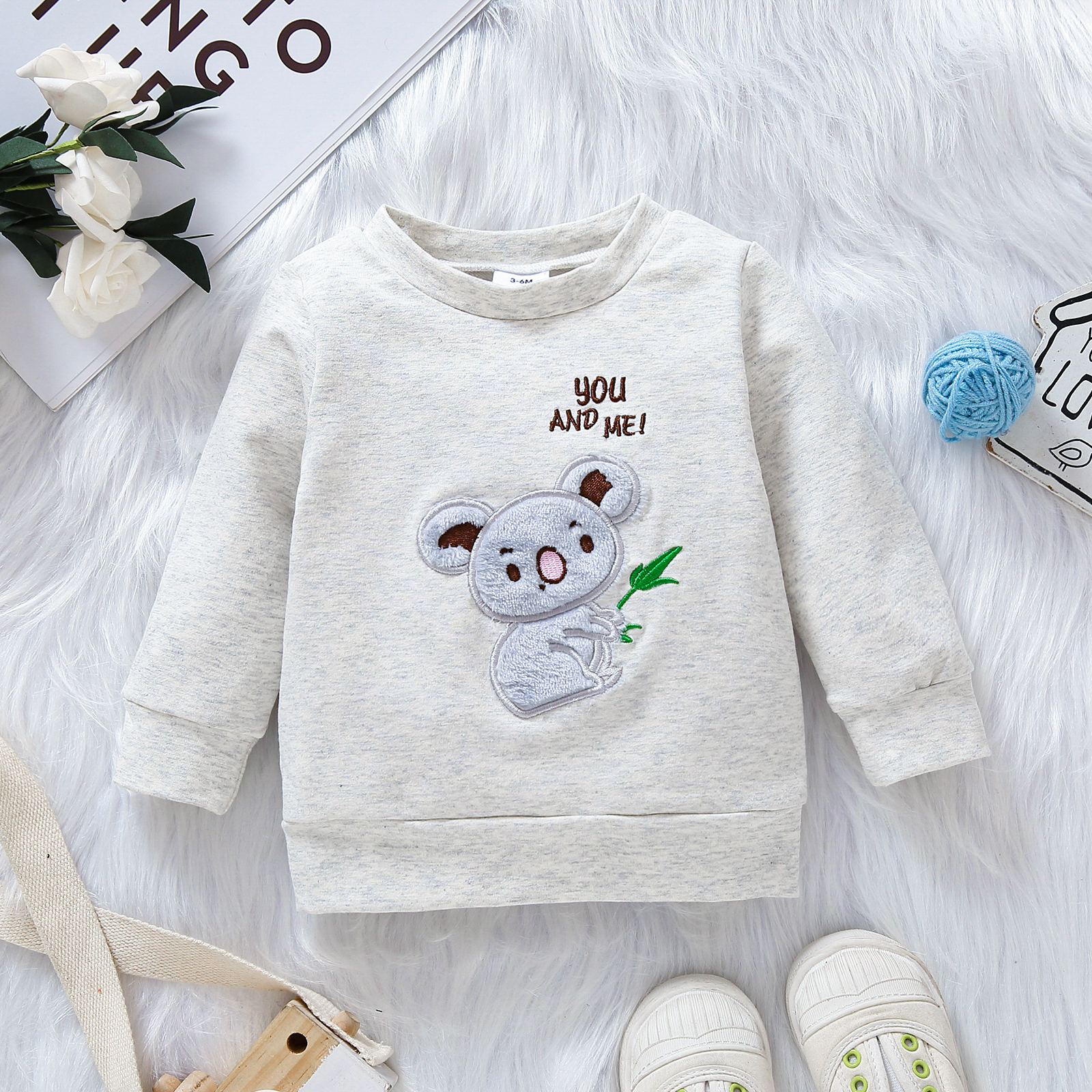 

Baby Boy/Girl Cartoon Koala and Letter Embroidered Long-sleeve Sweatshirt