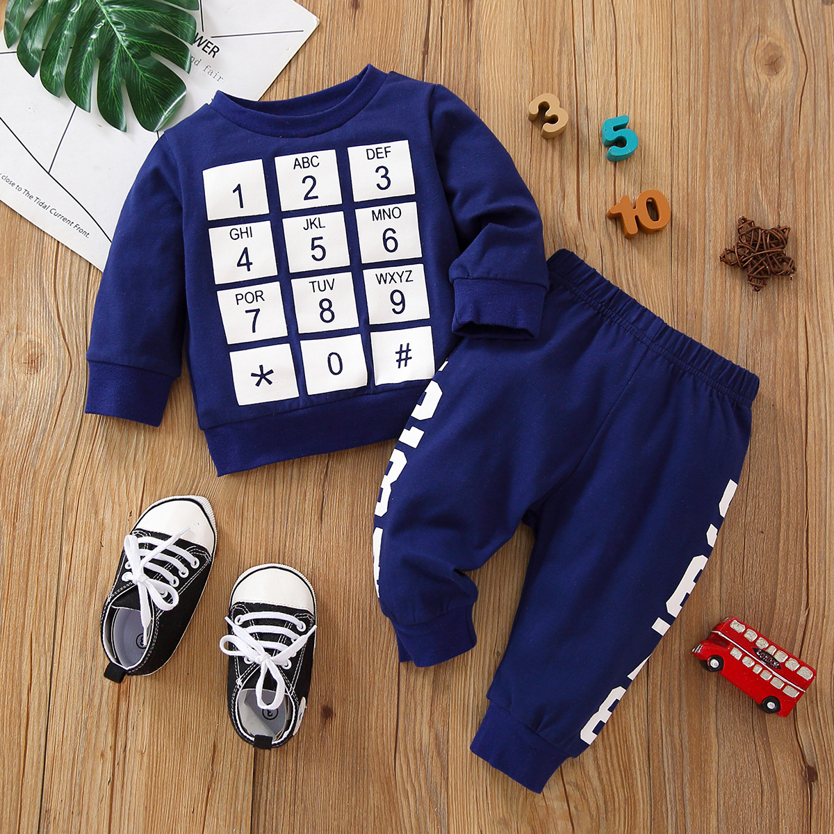 

2pcs Baby Boy Keyboard Print Blue Long-sleeve Pullover Sweatshirt and Letter Print Pants Set