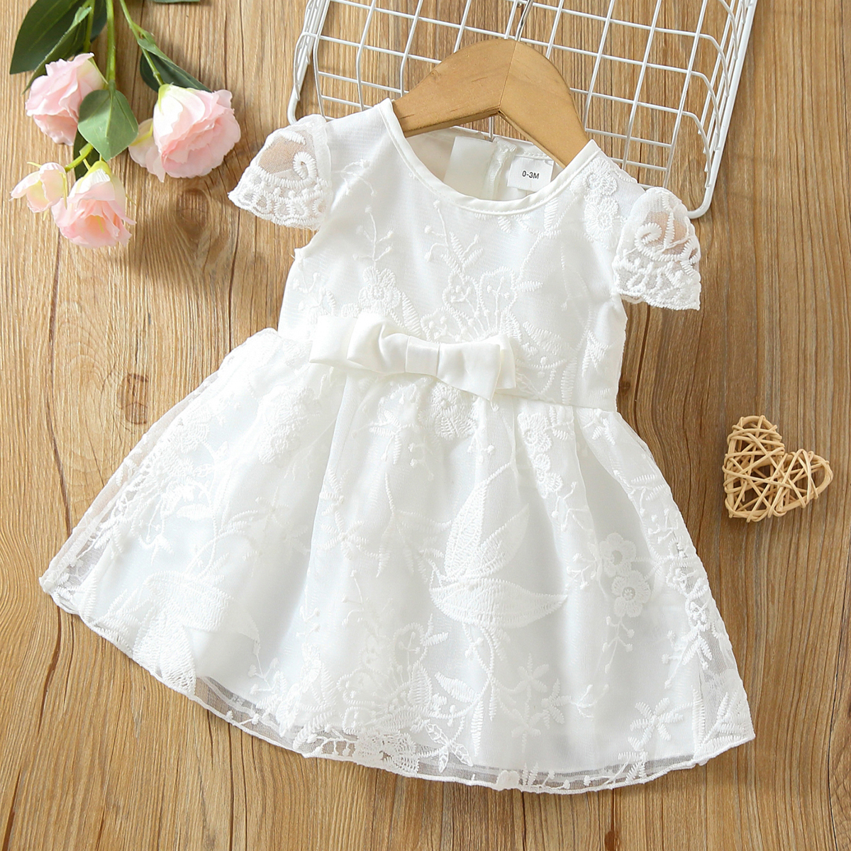 

Baby Girl White Embroidered Lace Cap-sleeve Dress