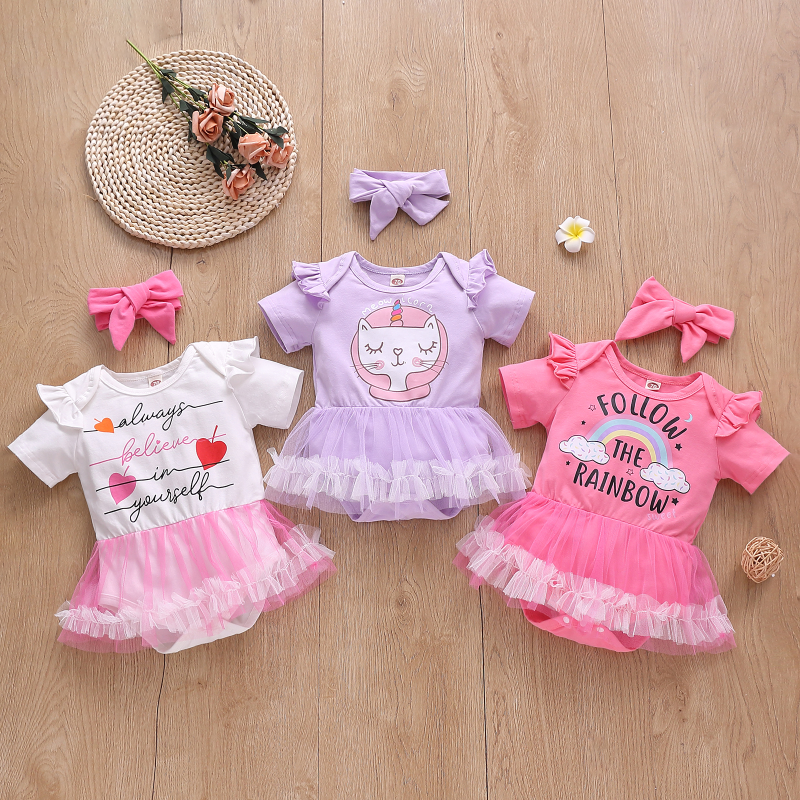

2pcs Letter Heart Cat Rainbow Print Mesh Layered Short-sleeve Baby Set