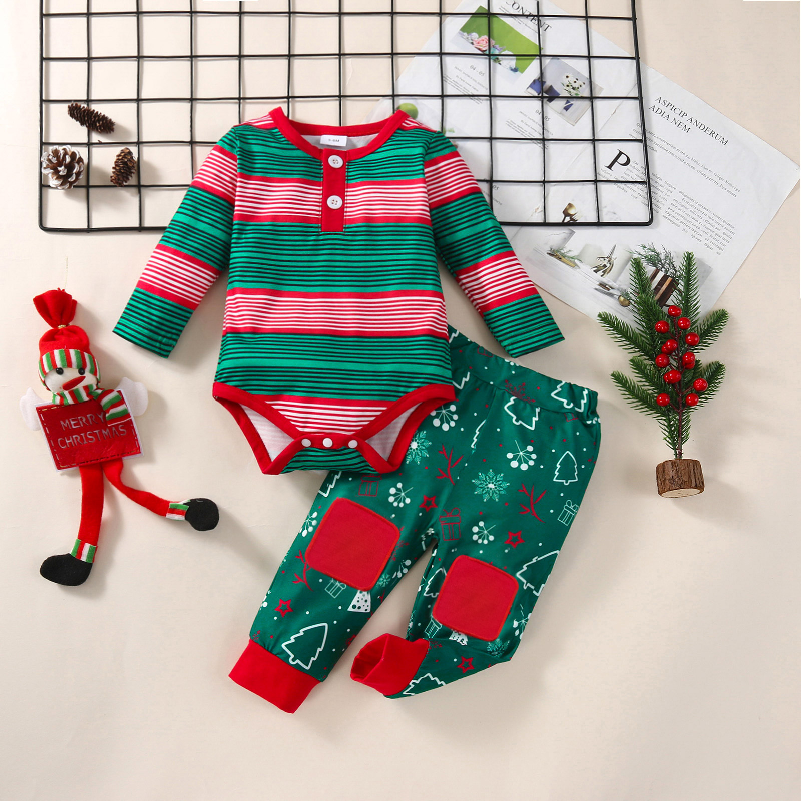 

Baby 2pcs Christmas Red and Green Stripe Print Long-sleeve Romper Set