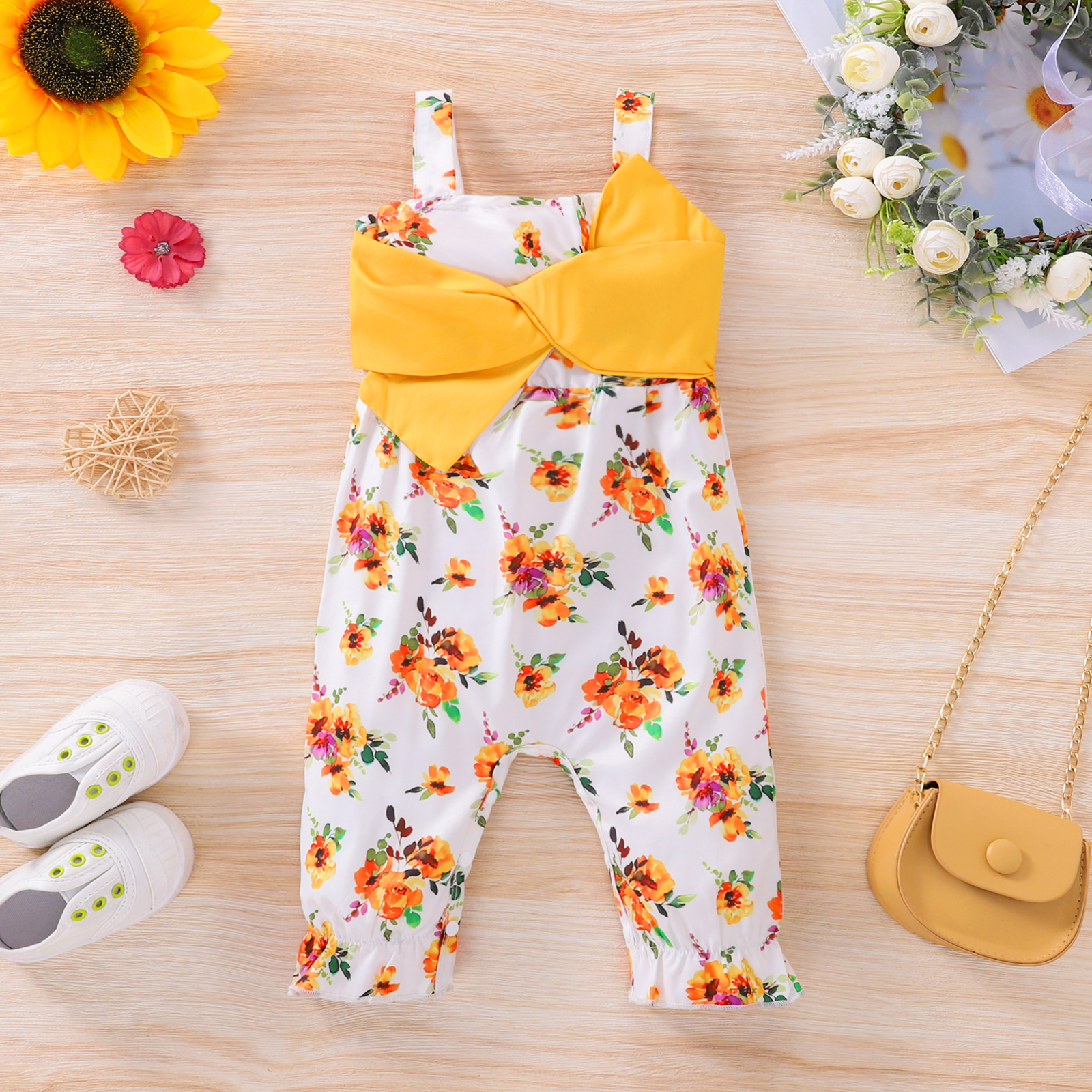 

Baby Girl Bowknot Design Allover Floral Print Sleeveless Jumpsuit