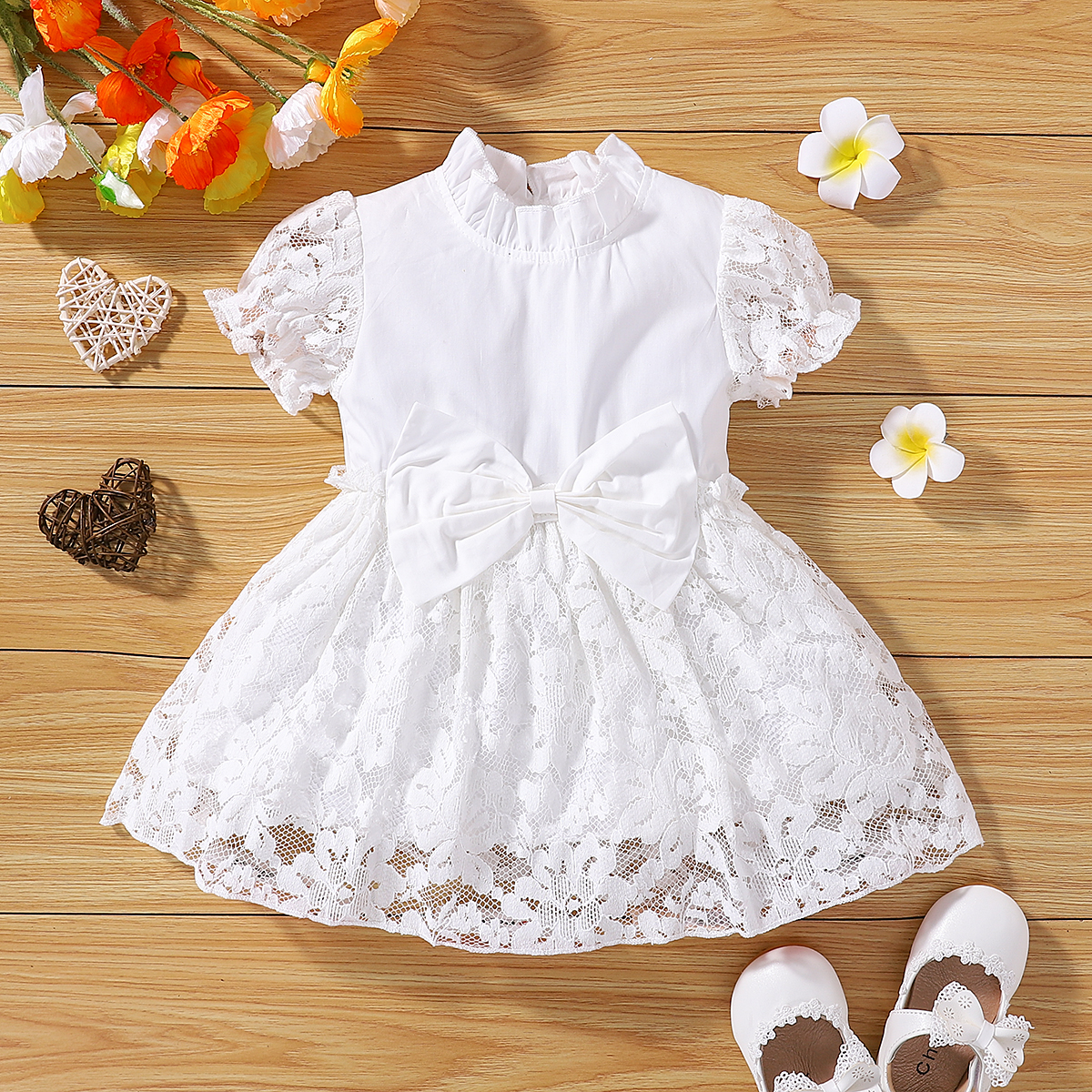 

Baby Girl White Lace Puff-sleeve Bowknot Party Dress