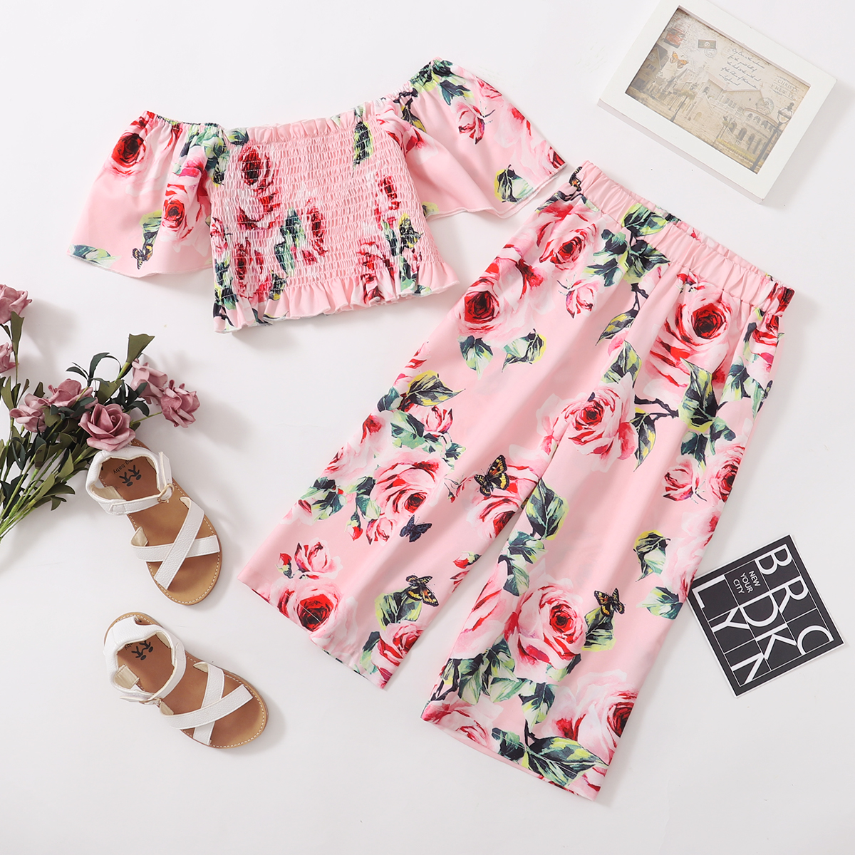 

Kid Girl Floral Print Off Shoulder Ruffled Top and Pants Set