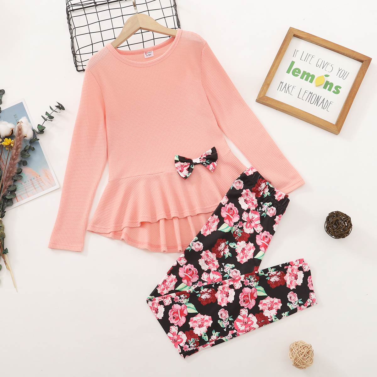 

2-piece Kid Girl Bowknot Design High Low Long-sleeve Pink Tee and Floral Print Leggings Set