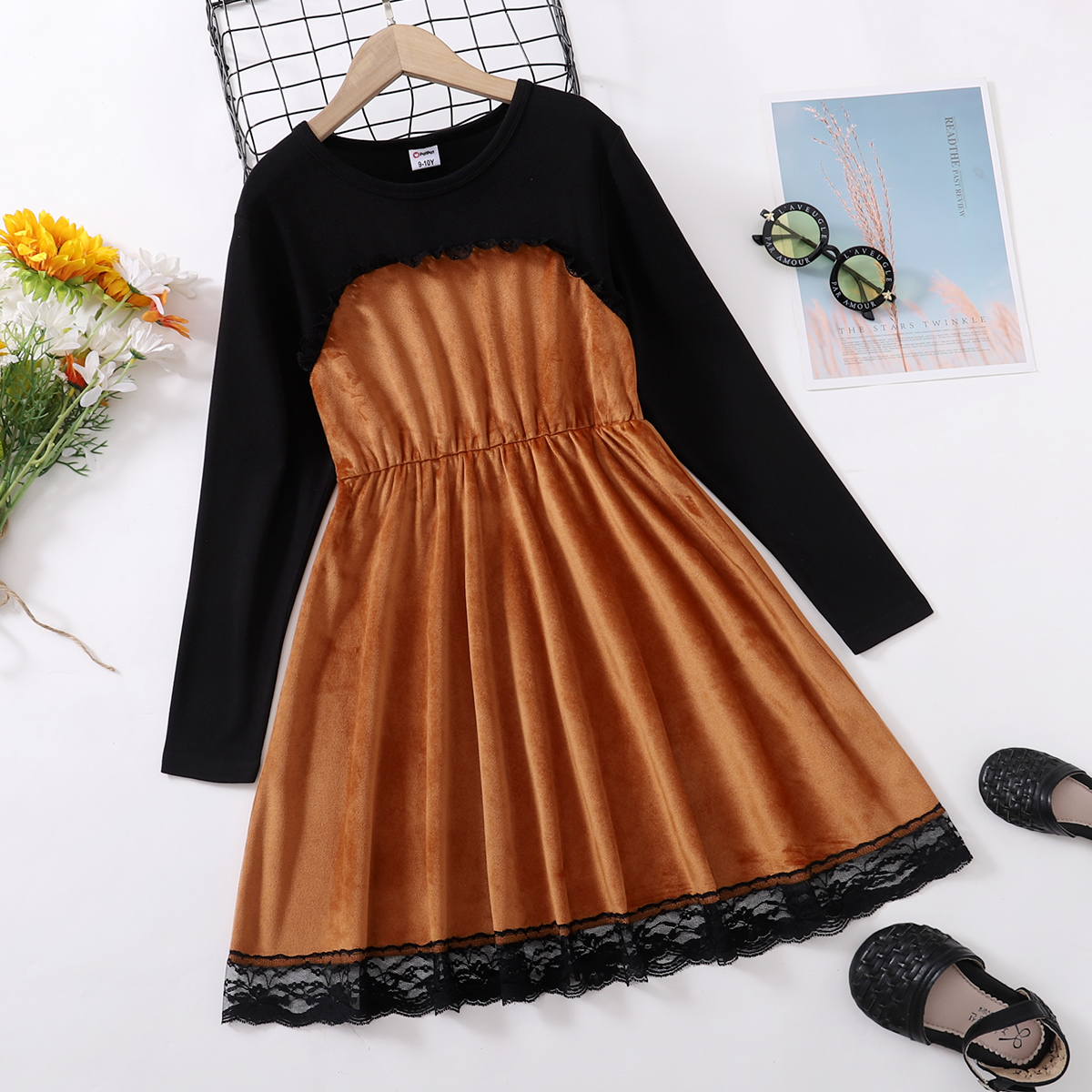 

Kid Girl Faux-two Lace Design Velvet Long-sleeve Dress