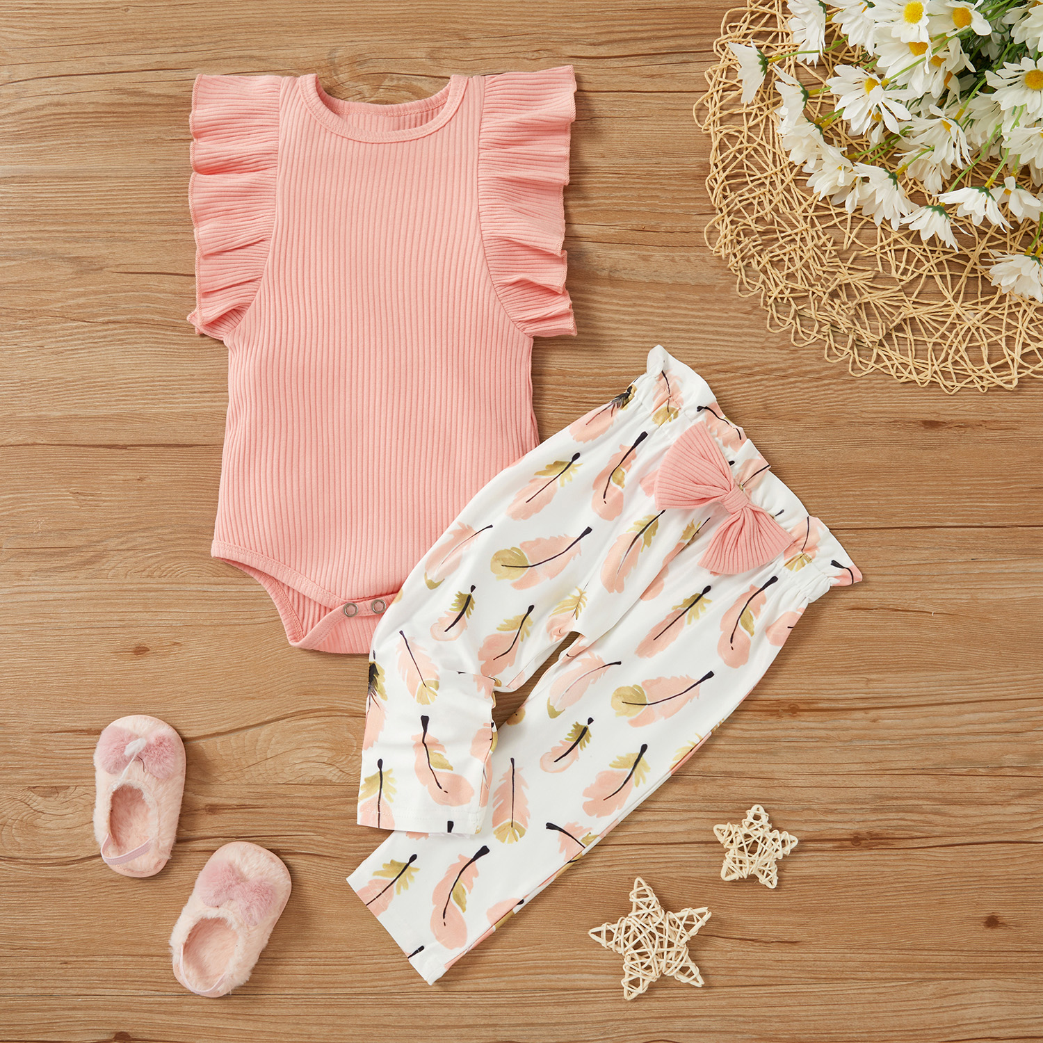 

2pcs Feather Print Bowknot Decor Sleeveless Baby Sets