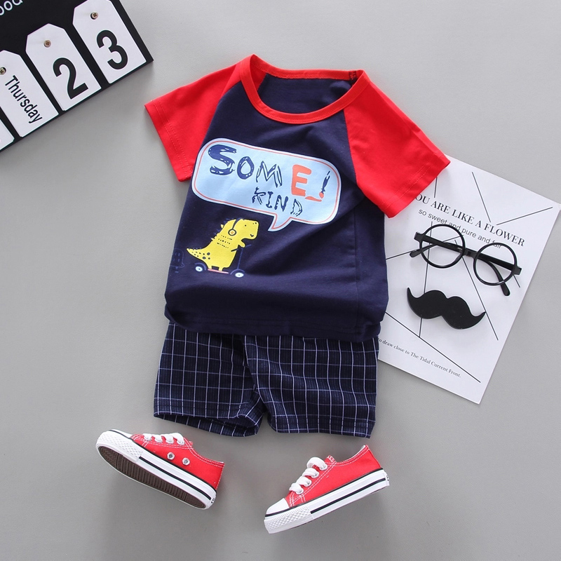 

2pcs Dinosaur Letter Plaid Print Color Block Short-sleeve Baby Set