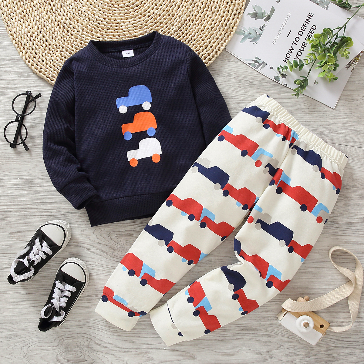 

2-piece Toddler Boy Vehicle Car Print Pullover Sweatshirt and Pants Casual Set