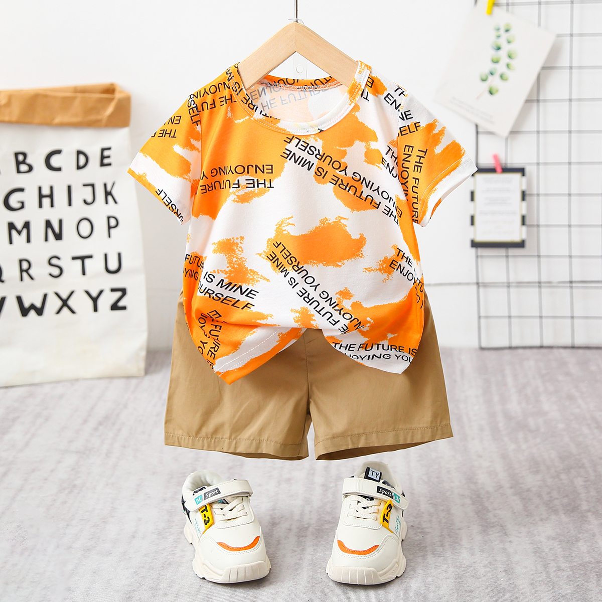 

2pcs Toddler Boy Trendy Letter Print Tee and Shorts Set