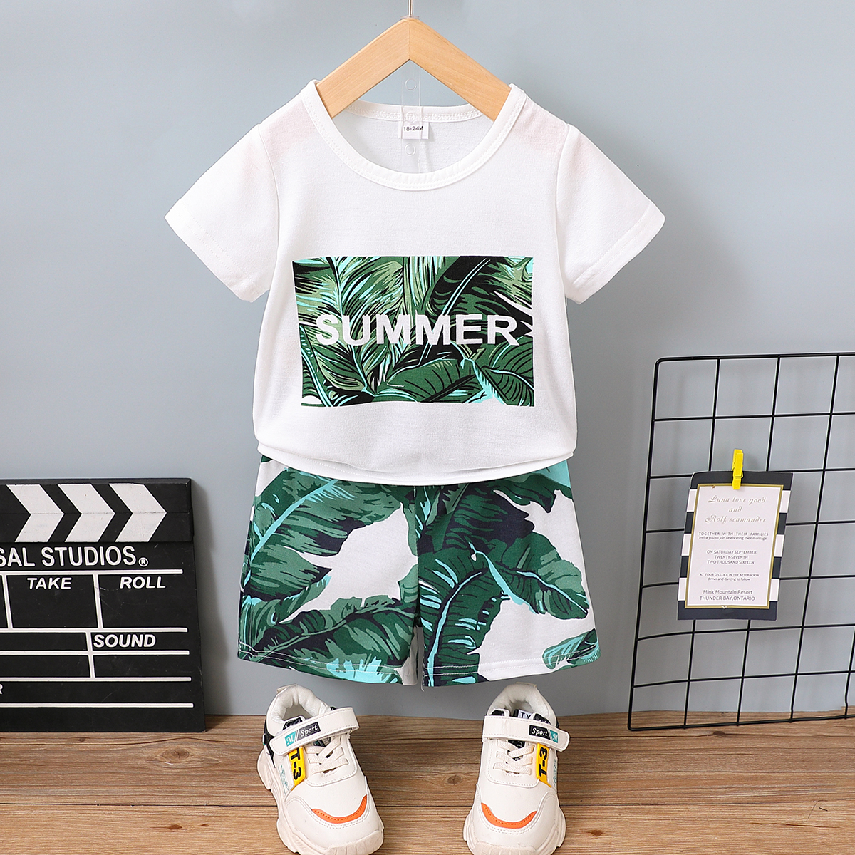 

2pcs Toddler Boy Playful Letter Floral Leaf Print Tee and Shorts Set