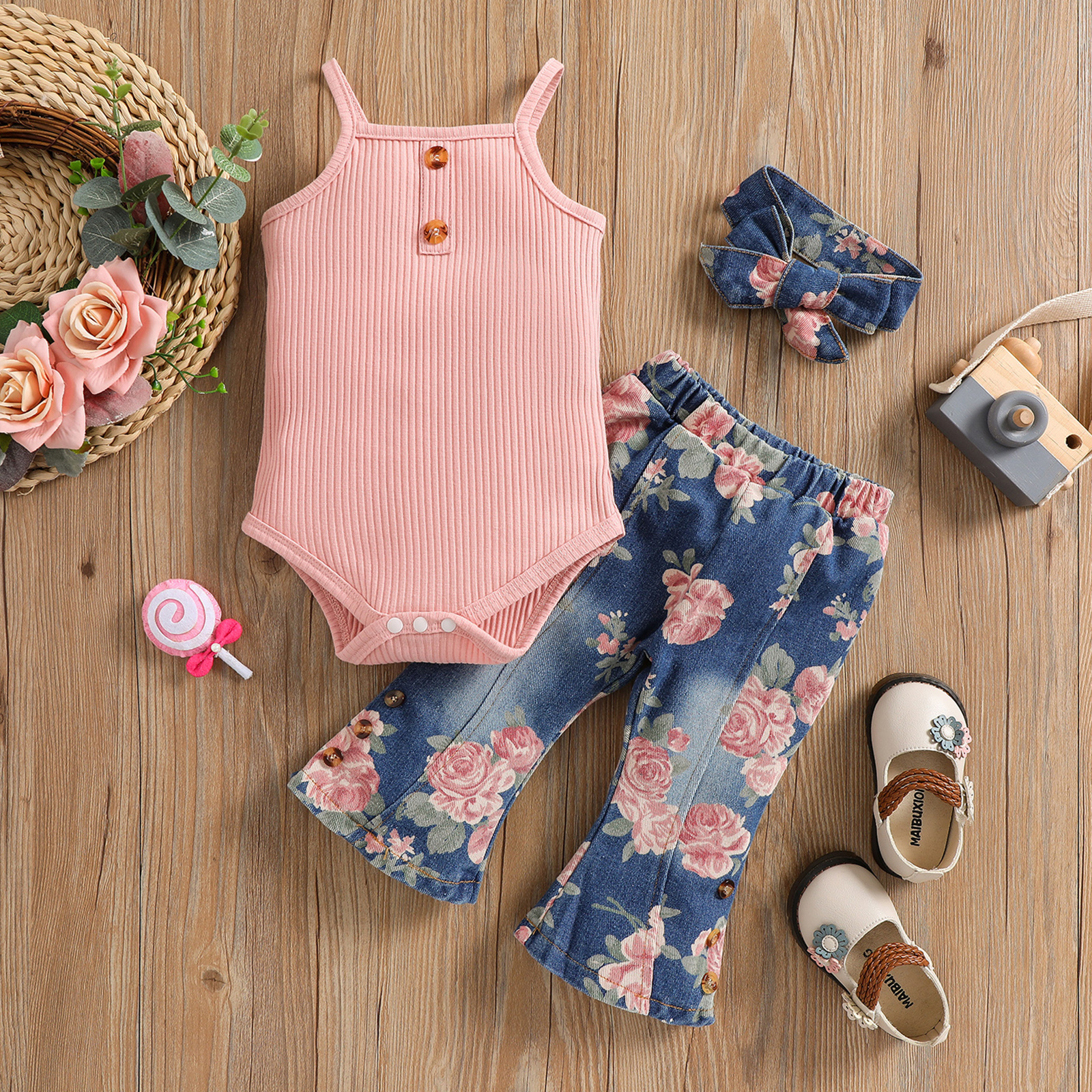 

3pcs Baby Girl Pink Ribbed Spaghetti Strap Romper and Floral Print Bell Bottom Jeans with Headband Set