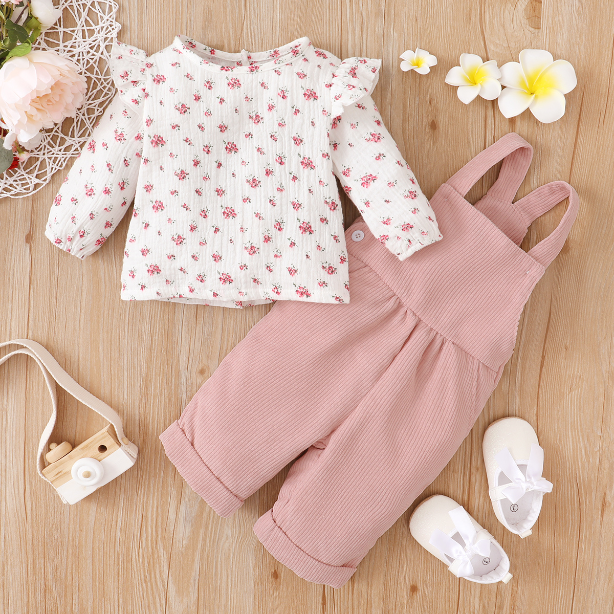 

2pcs Baby 100% Cotton Crepe Floral Print Ruffle Long-sleeve Top and Pink Overalls Set