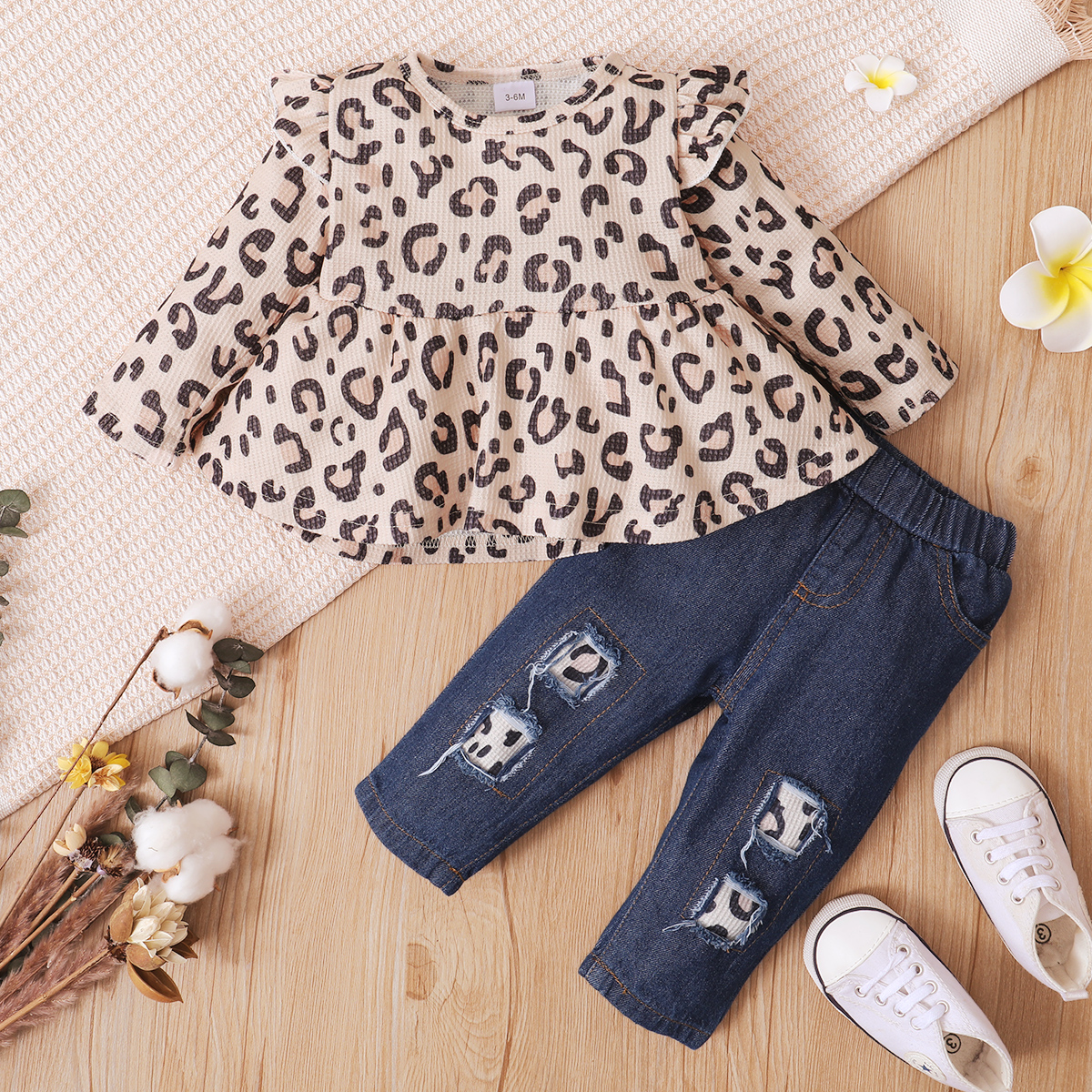 

2pcs Baby Girl Leopard Ruffle Long-sleeve Top and Ripped Denim Jeans Set