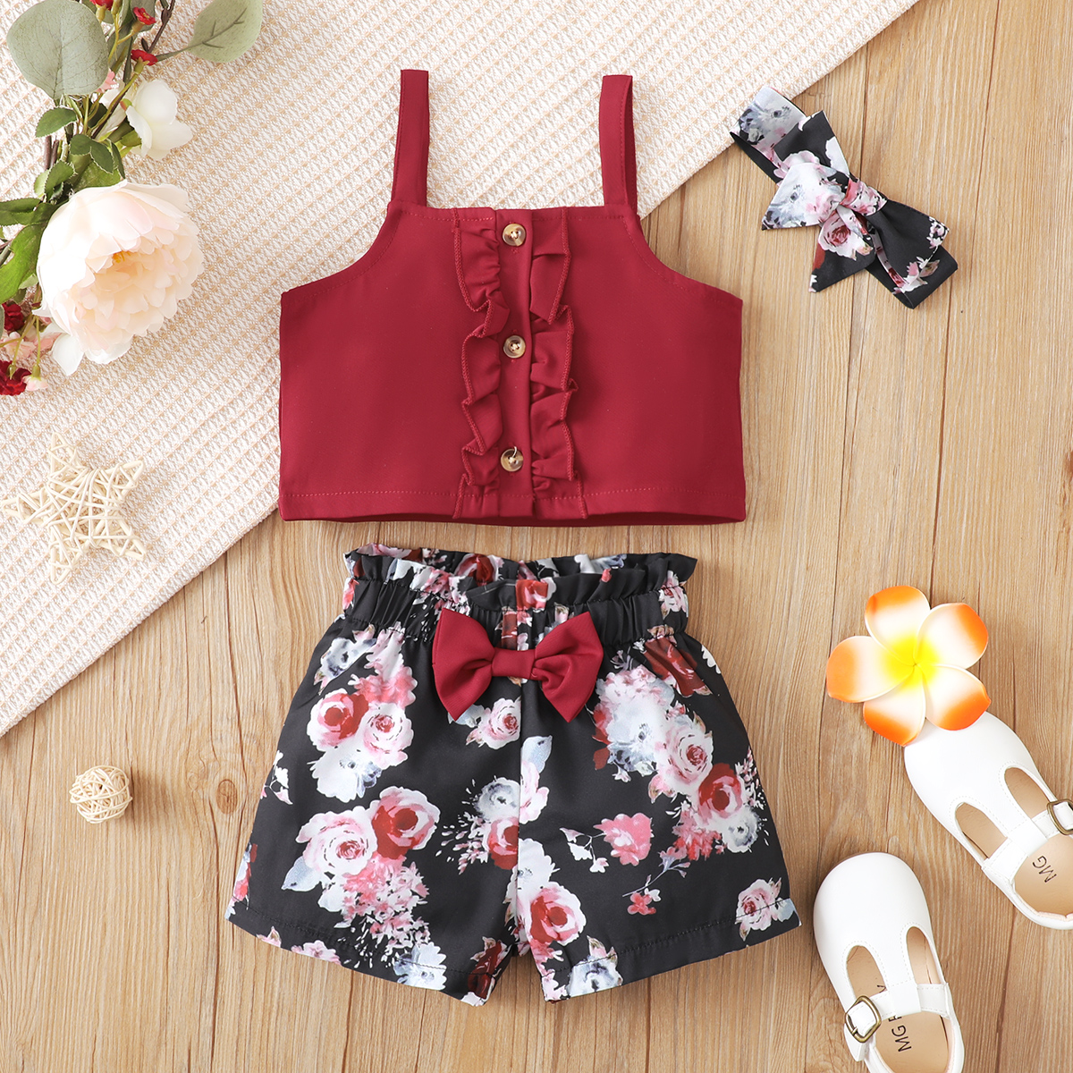 

3pcs Baby Girl Solid Sleeveless Tank Top and Floral Print Bowknot Shorts with Headband Set