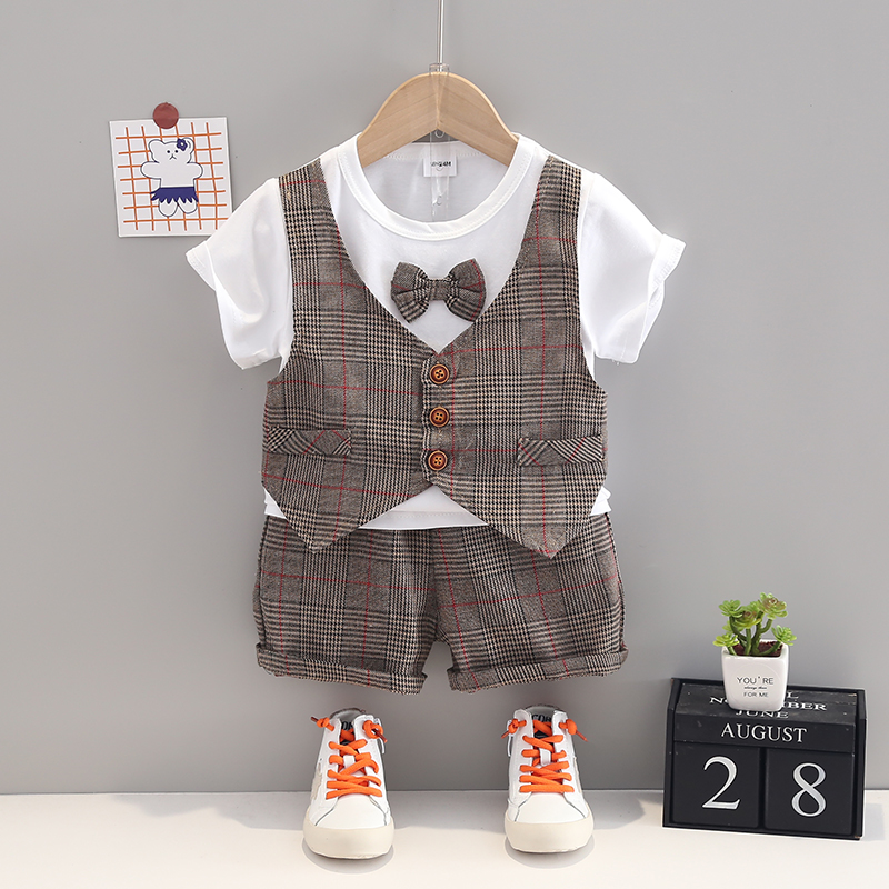 

2pcs Toddler Boy Gentleman Suit, Faux-two Bow tie Design Tee and Plaid Shorts Set