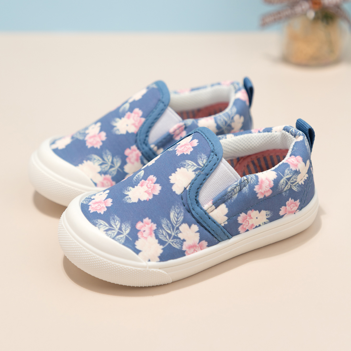 

Toddler Floral Print Blue Slip-on Canvas Shoes