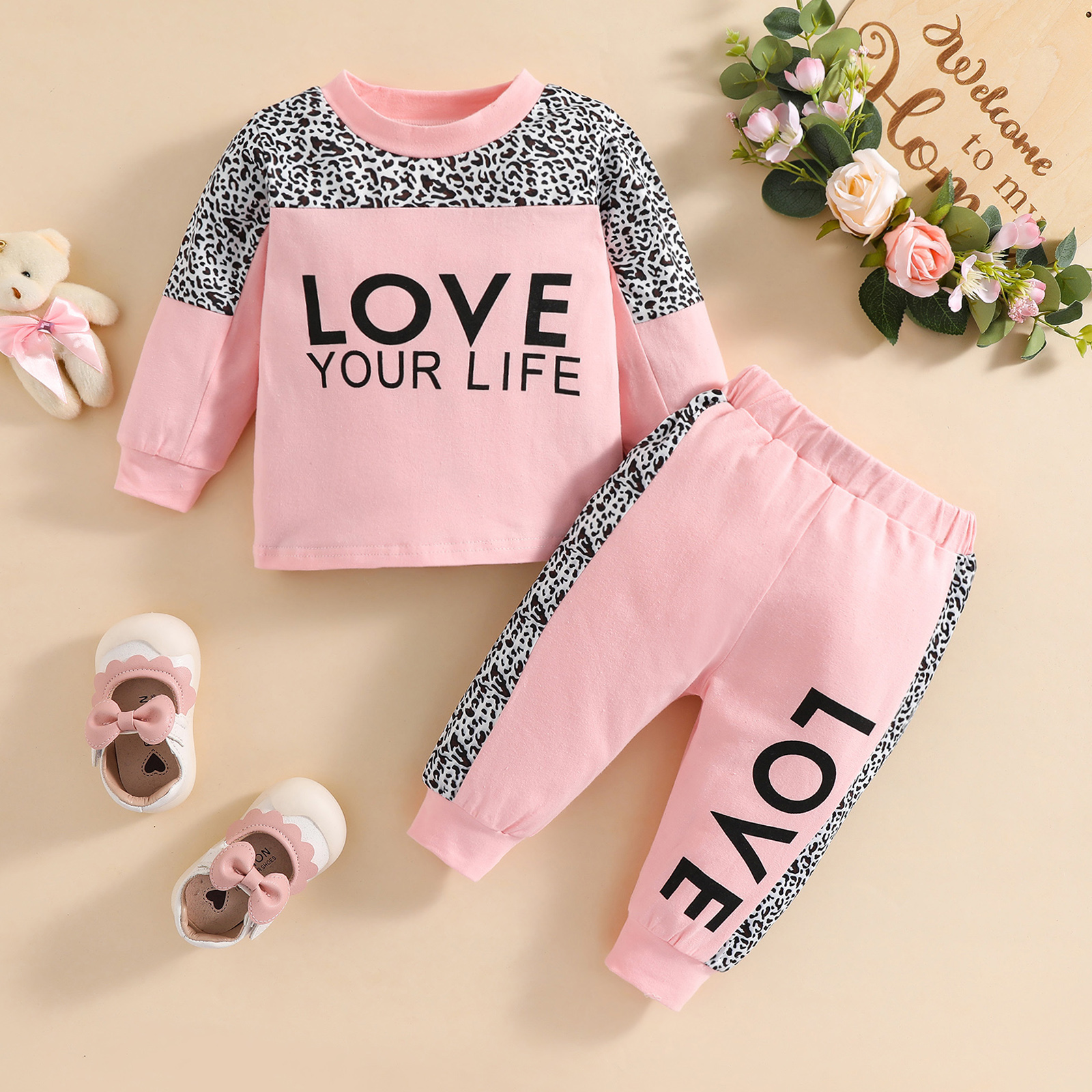 

100% Cotton 2pcs Baby Girl Letter Print Leopard Splicing Long-sleeve Sweatshirt and Sweatpants Set