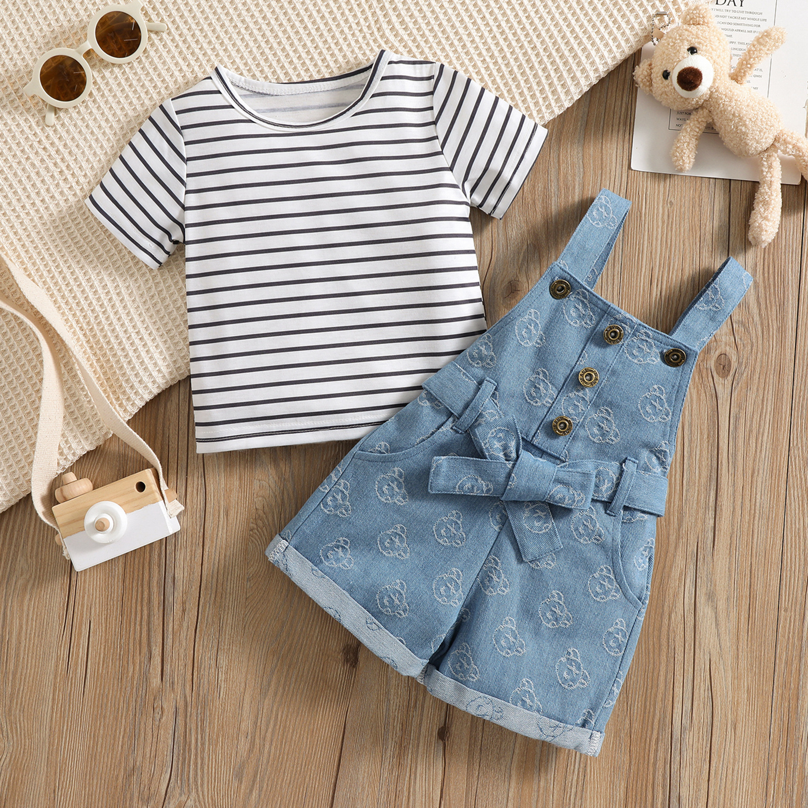 

2pcs Baby Boy/Girl Striped Short-sleeve Top and Bear Print Denim Overalls Shorts Set