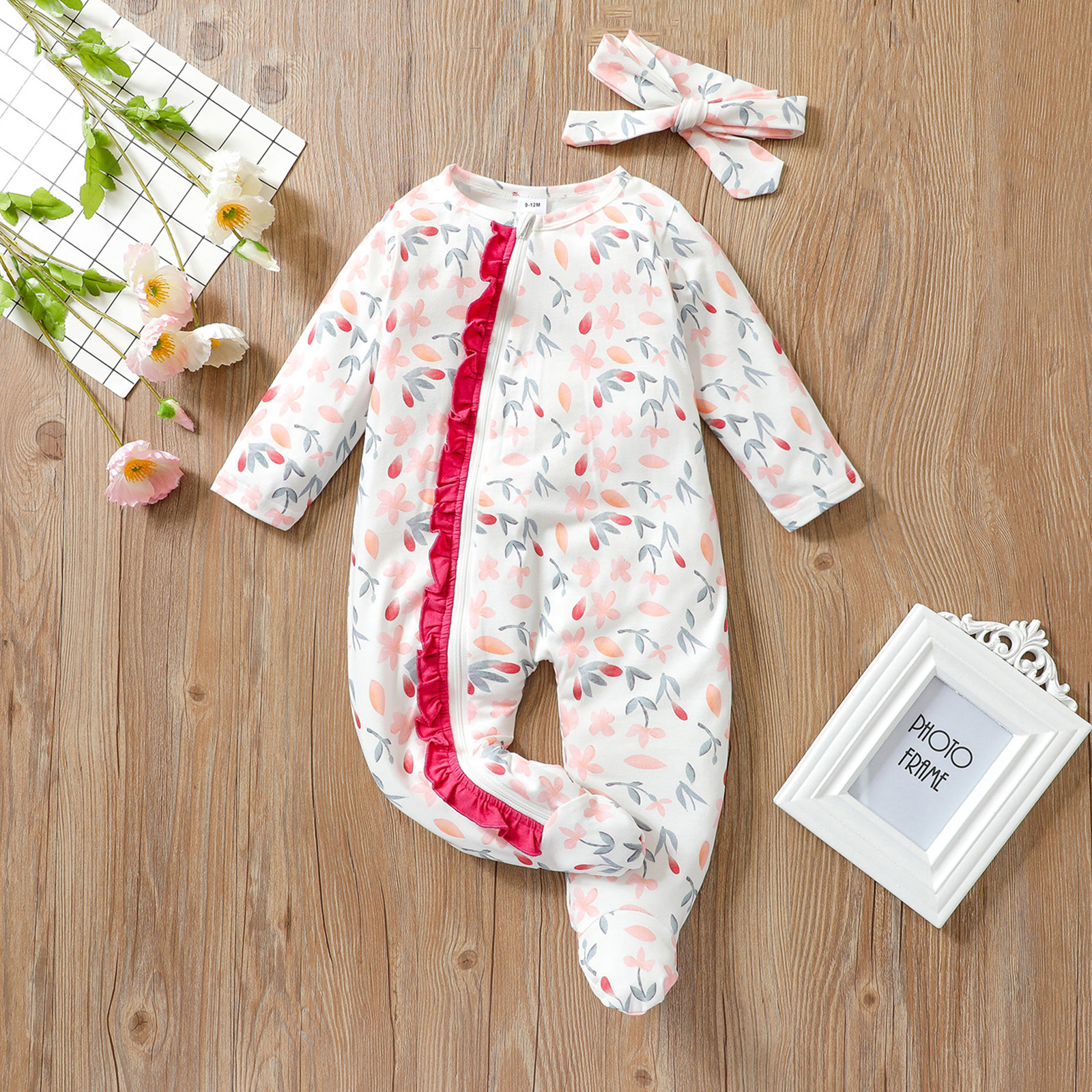 

2pcs Floral Print Long-sleeve Footed Baby Jumpsuit