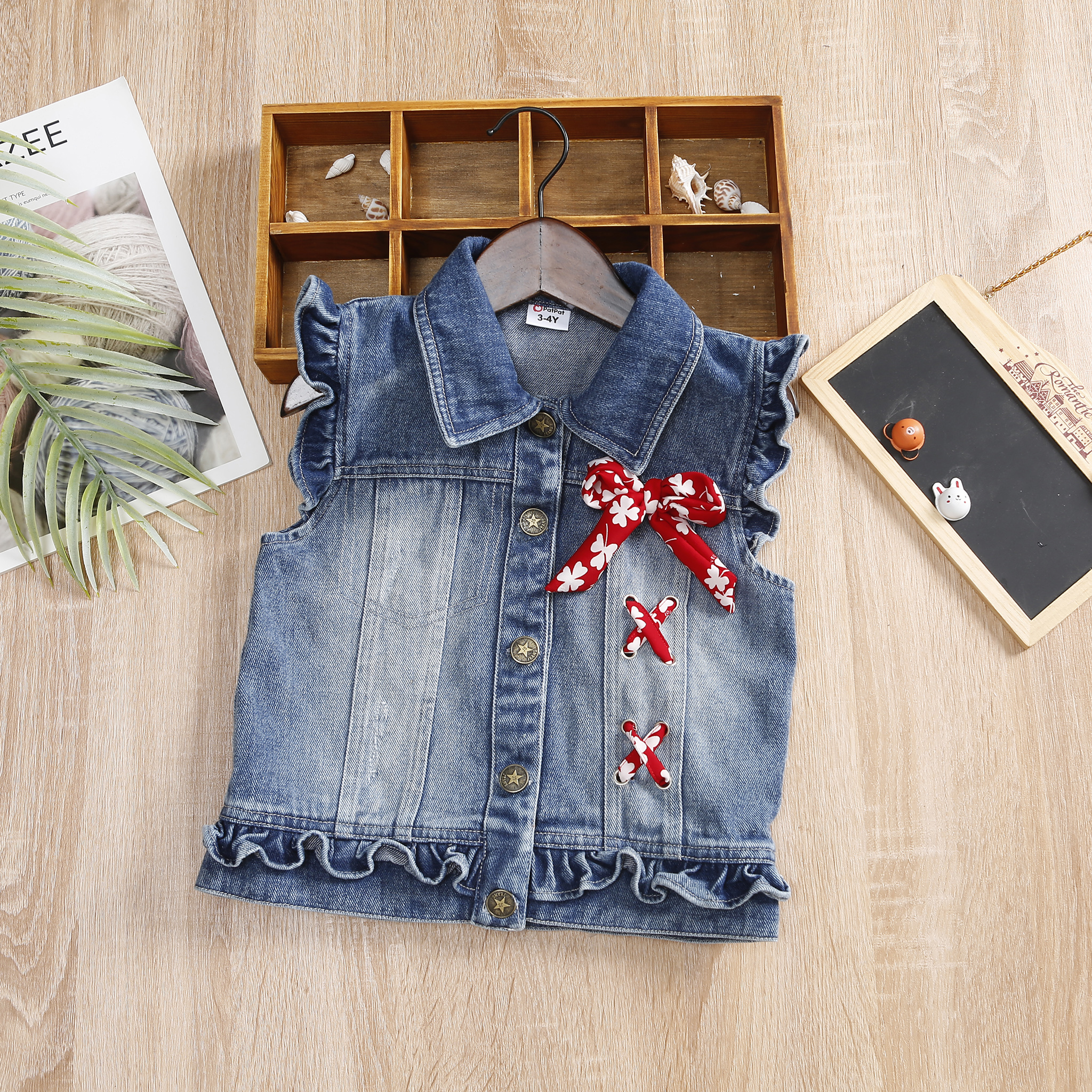 

Denim Bow and Ruffle Decor Sleeveless Baby Coat Jacket