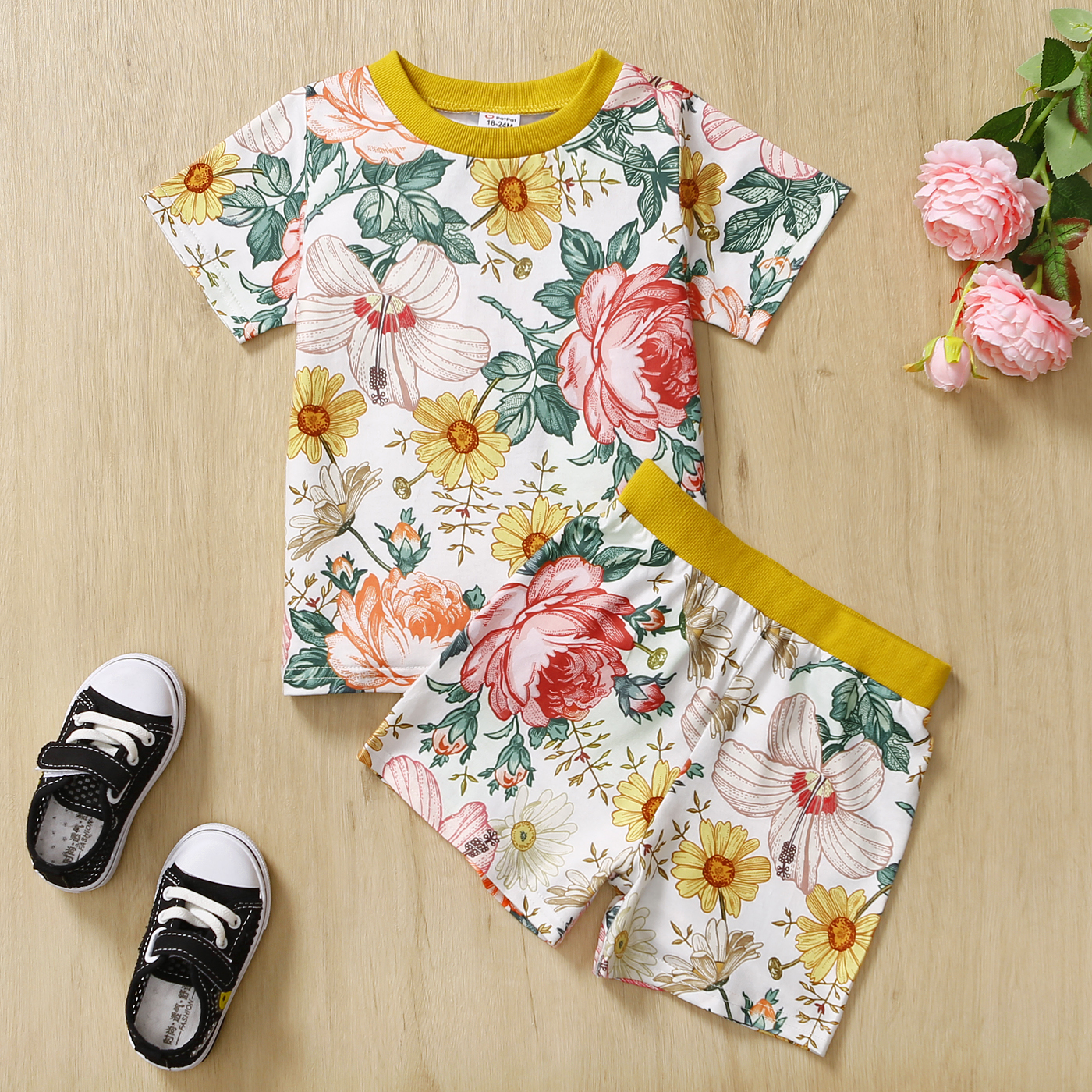 

2-piece Toddler Girl Floral Print Short-sleeve Tee and Elasticized Shorts Set