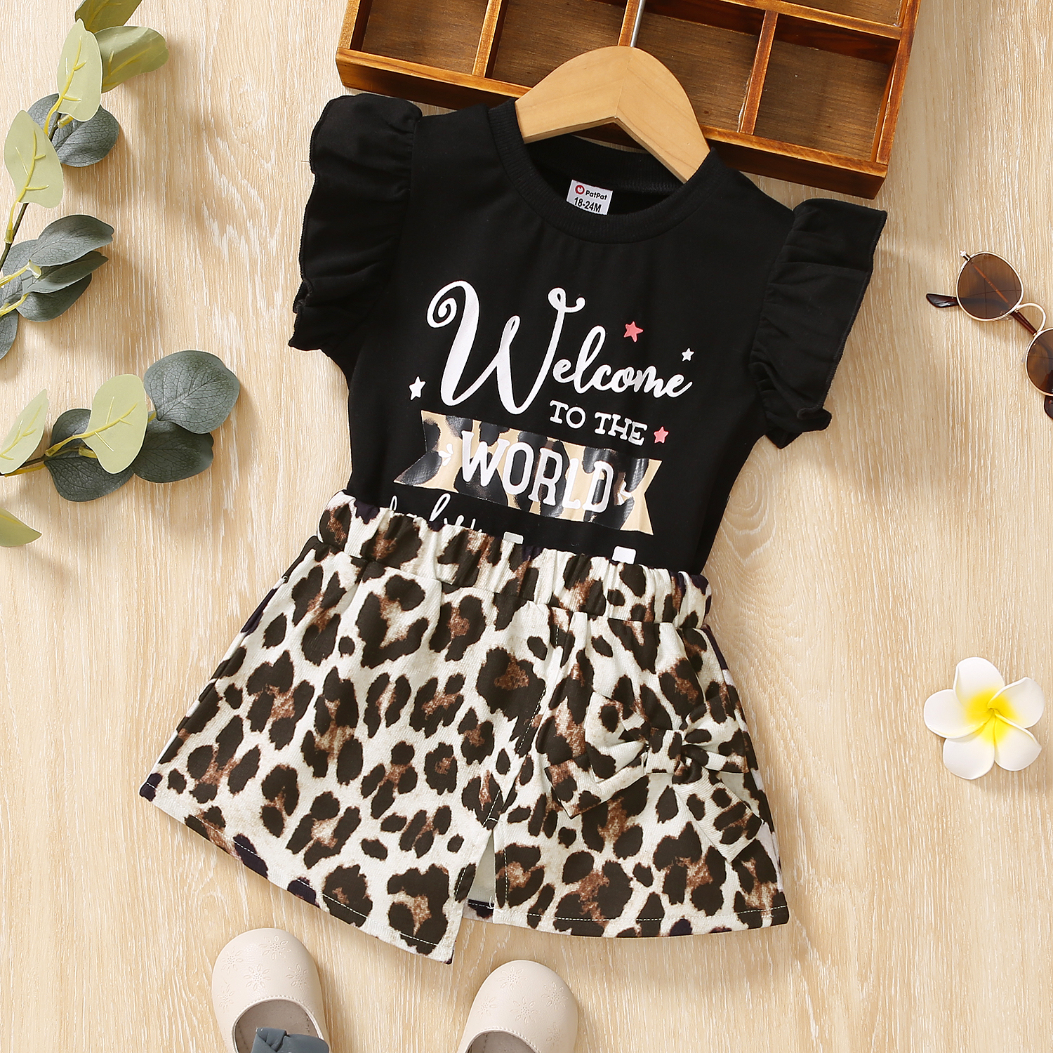 

2-piece Toddler Gorl Letter Print Flutter-sleeve Black Tee and Leopard Print Shorts Set