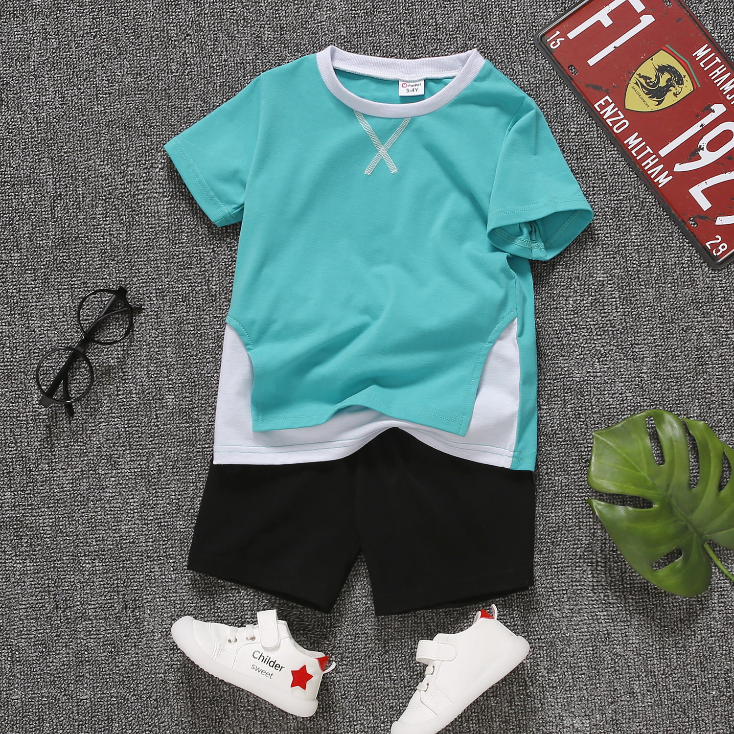 

2pcs Toddler Boy Casual Colorblock Faux-two Tee and Black Shorts Set