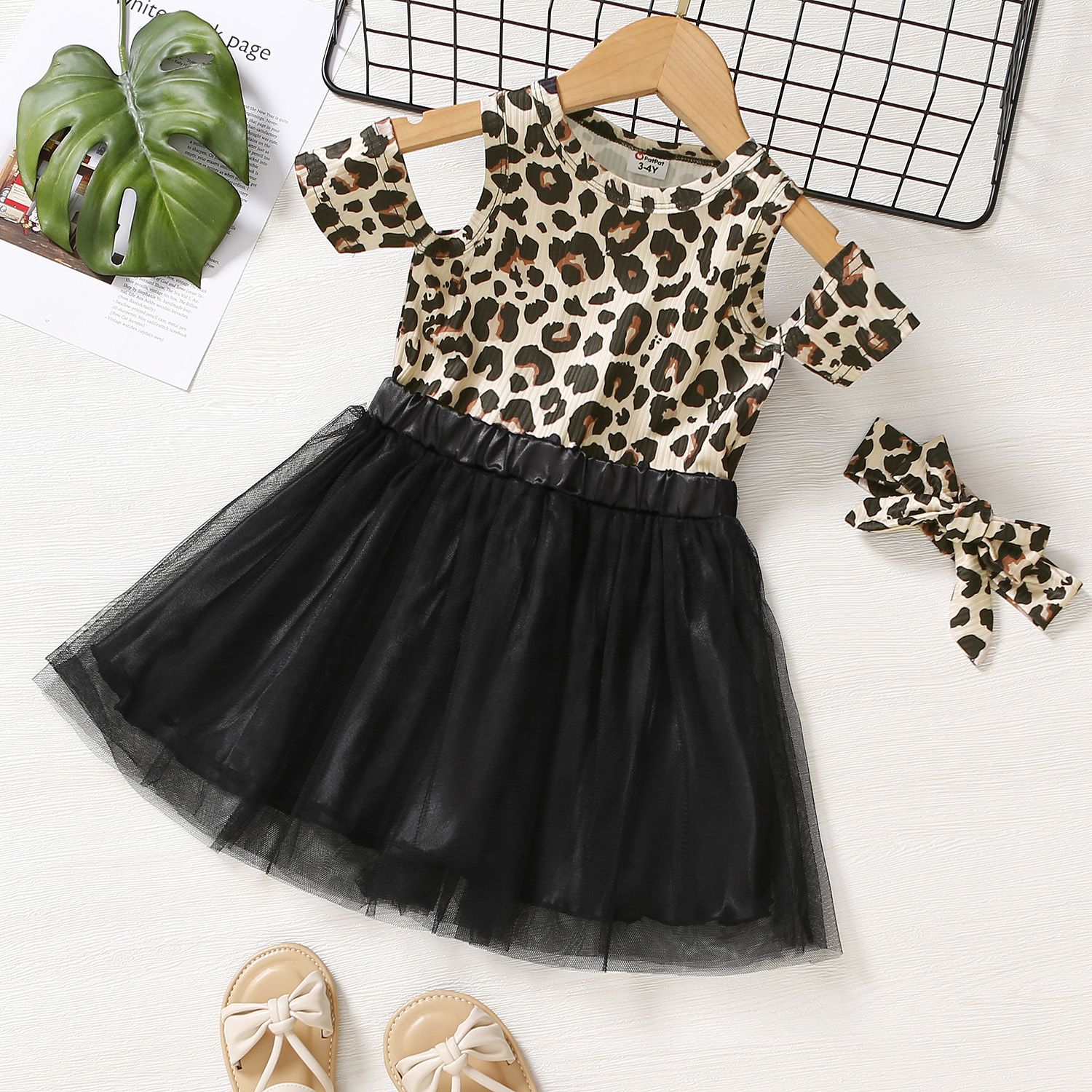 

2pcs Toddler Girl Leopard Print Cold Shoulder Mesh Splice Short-sleeve Dress and Headband Set