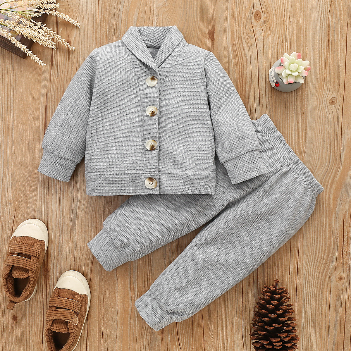 

2pcs Baby Boy Grey Waffle Lapel Button Up Long-sleeve Top and Trousers Set