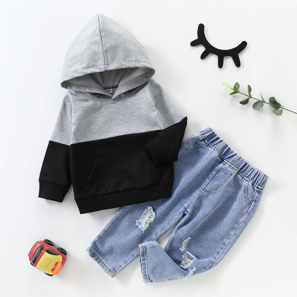 

2pcs Baby Boy Colorblock Long-sleeve Hoodie and Ripped Jeans Set