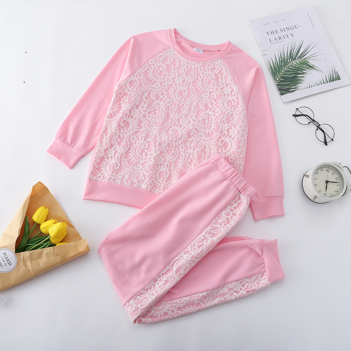 

2-piece Kid Girl Lace Design Raglan Sleeve Pink Top and Elasticized Pants Set
