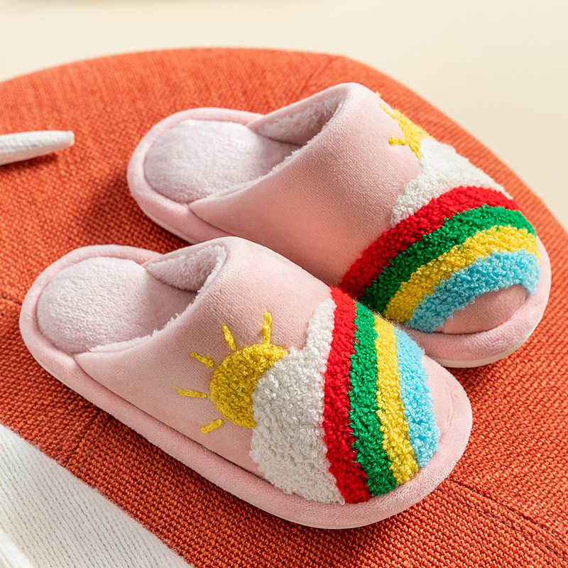 

Toddler / Kid Rainbow Plush Slippers