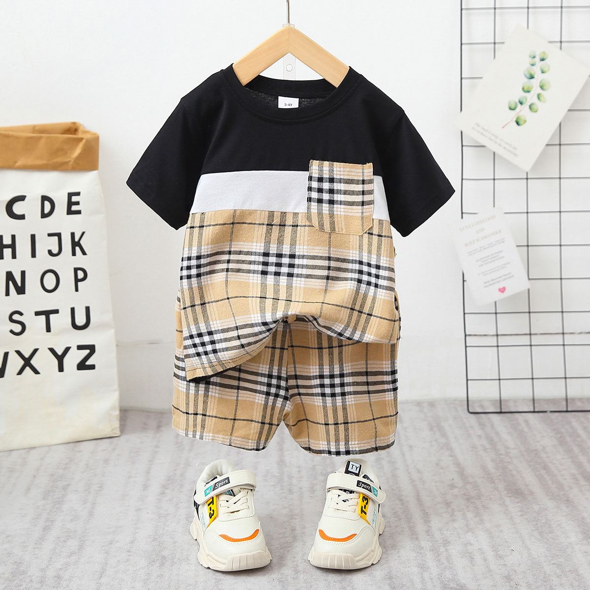 

2pcs Toddler Boy Casual Colorblock Plaid Tee and Shorts Set