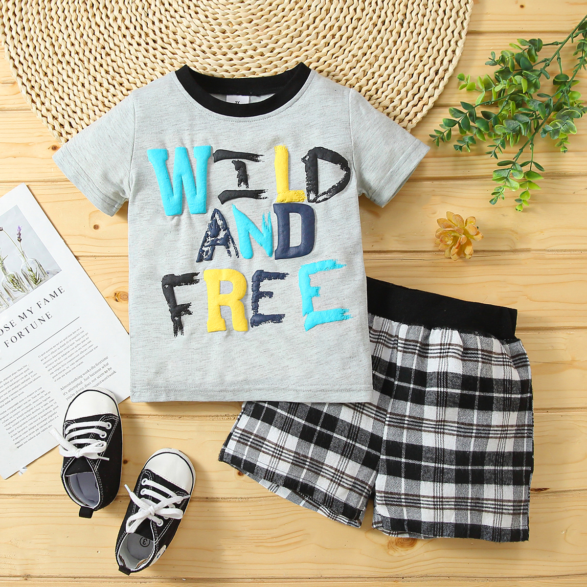 

2pcs Toddler Boy Playful Letter Print Tee and Plaid Shorts Set