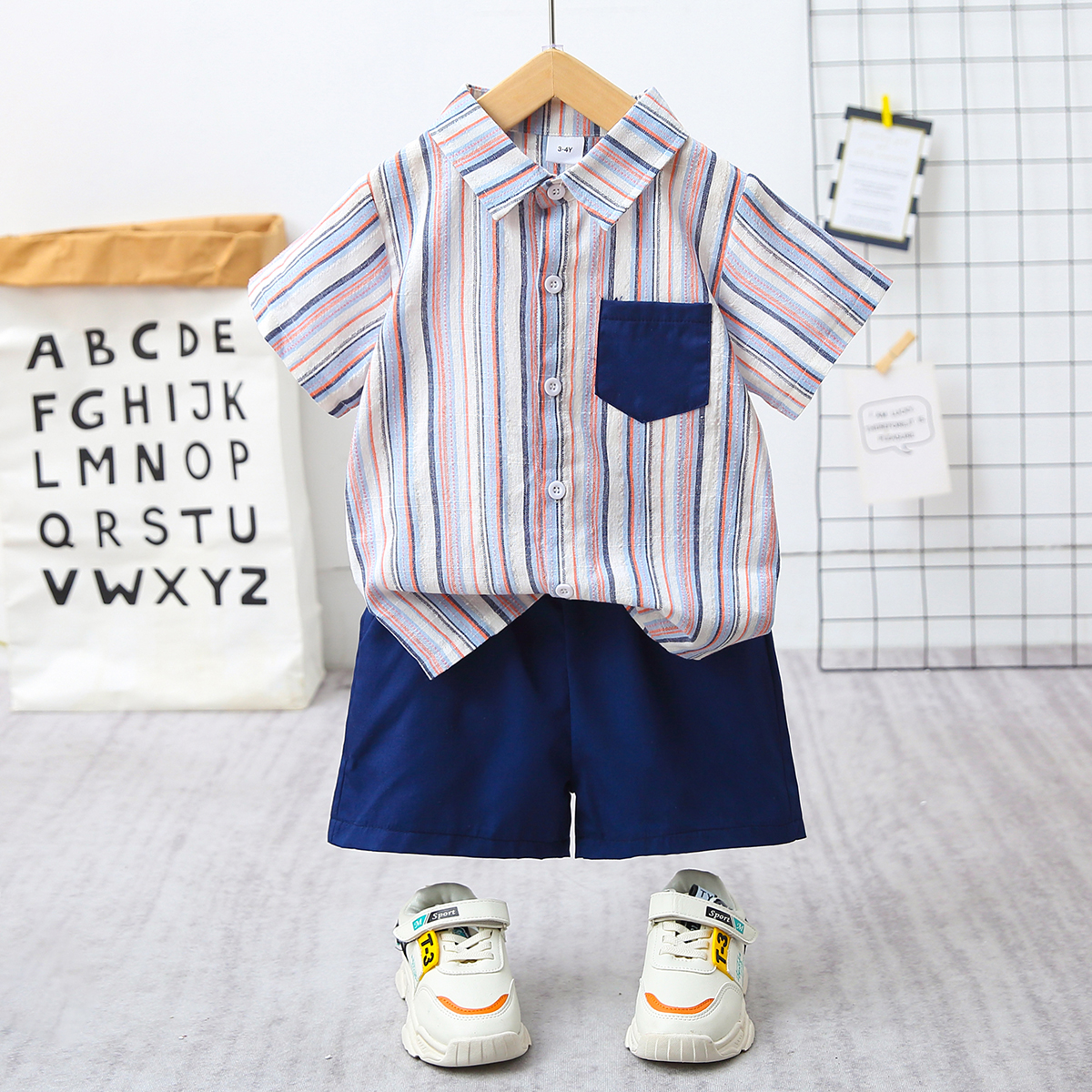 

2pcs Toddler Boy Trendy Pocket Design Stripe Shirt and Shorts Set
