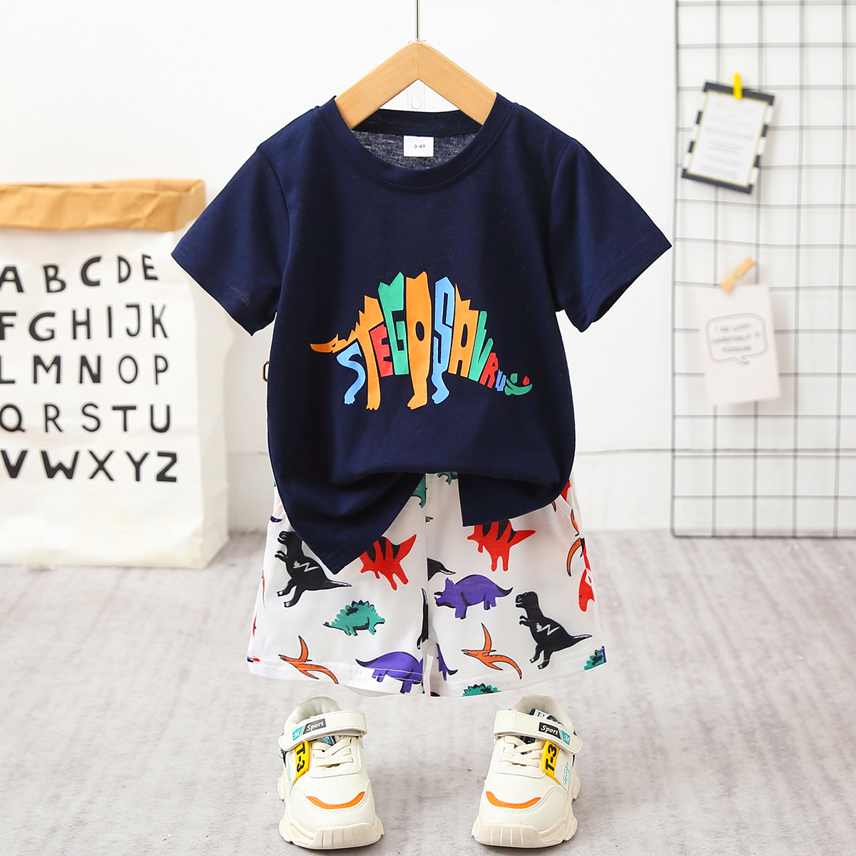 

2pcs Toddler Boy Playful Dinosaur Print Tee and Shorts Set