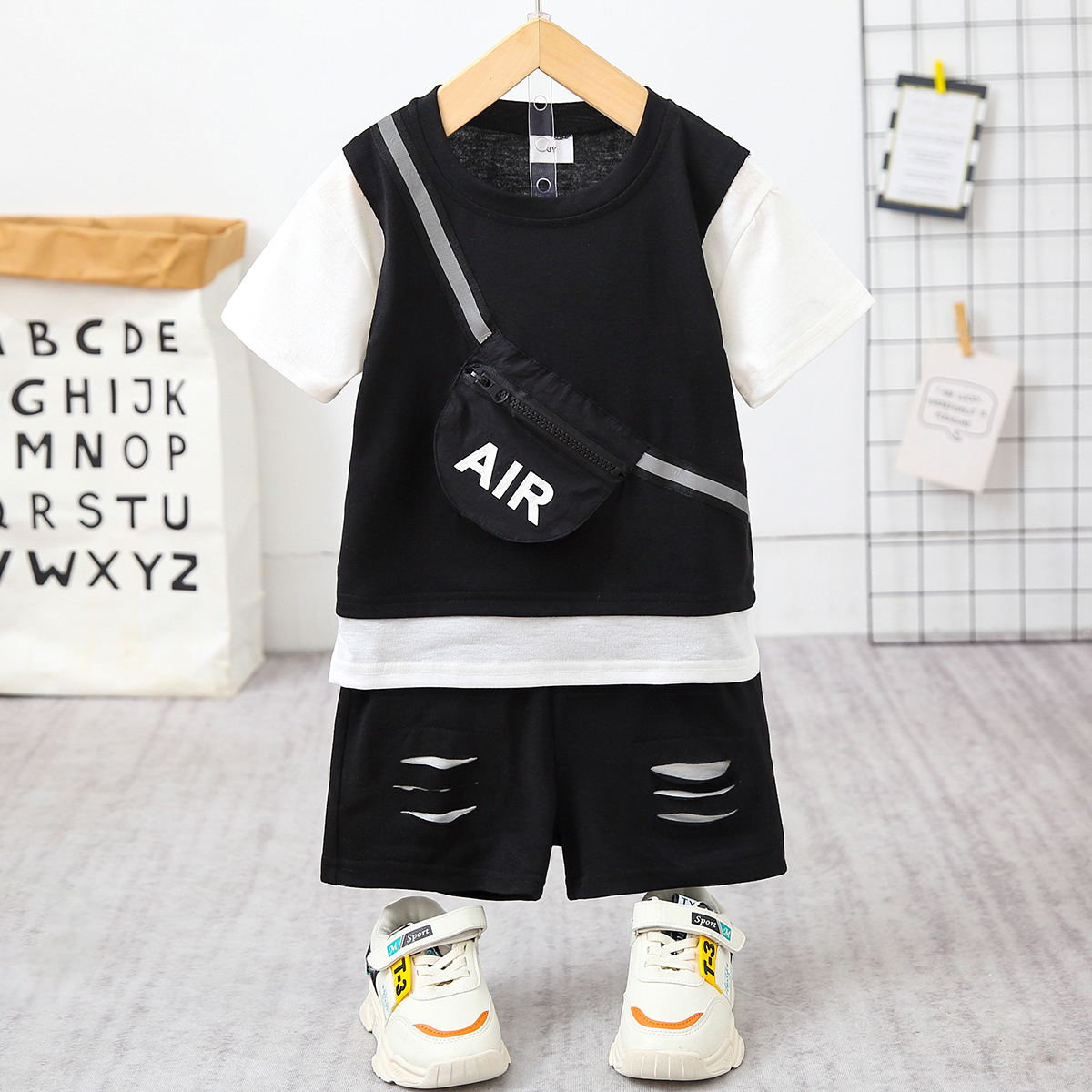 

2pcs Toddler Boy Casual Faux-two Tee and Shorts Set