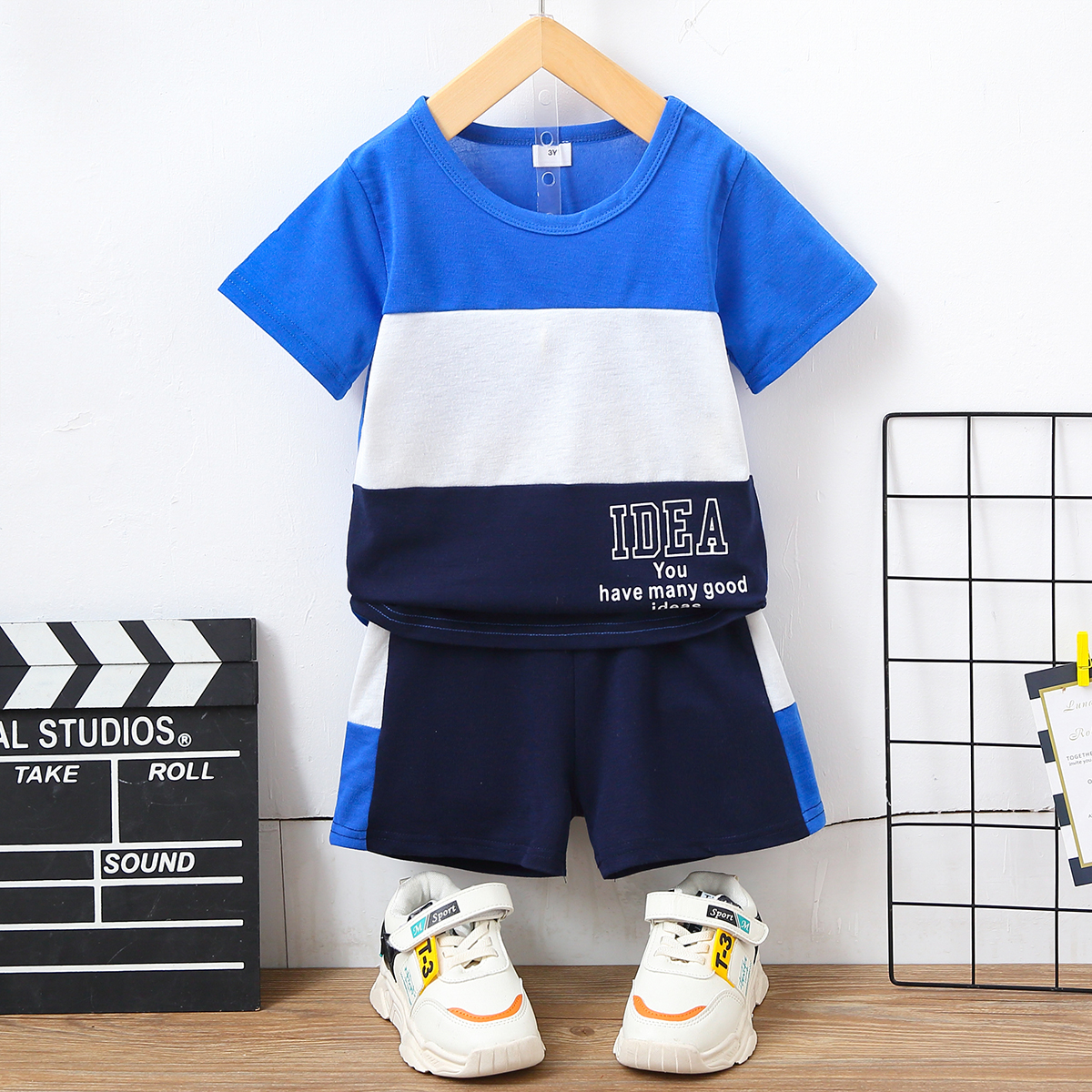 

2pcs Toddler Boy Colorblock Letter Print Tee and Shorts Set