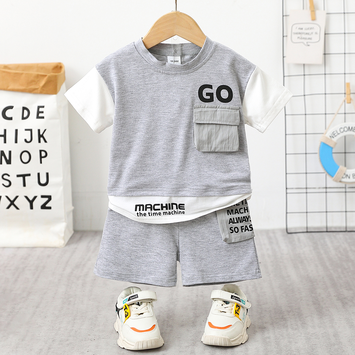 

2pcs Toddler Boy Trendy Letter Print Faux-two Pocket Design Tee and Shorts Set